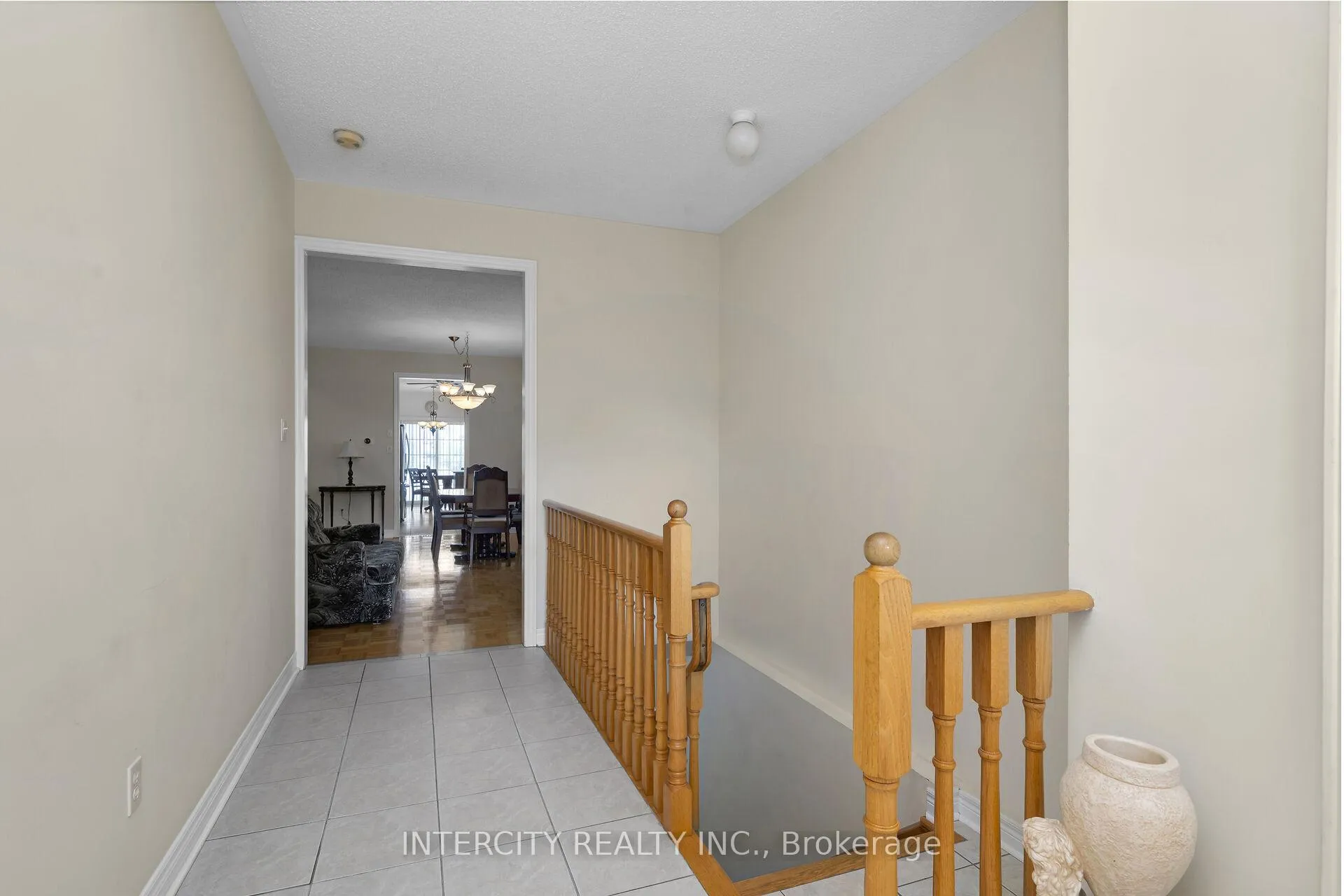 Photo 5 of 100 Lio Avenue, Vaughan, Sonoma Heights — HOMEH