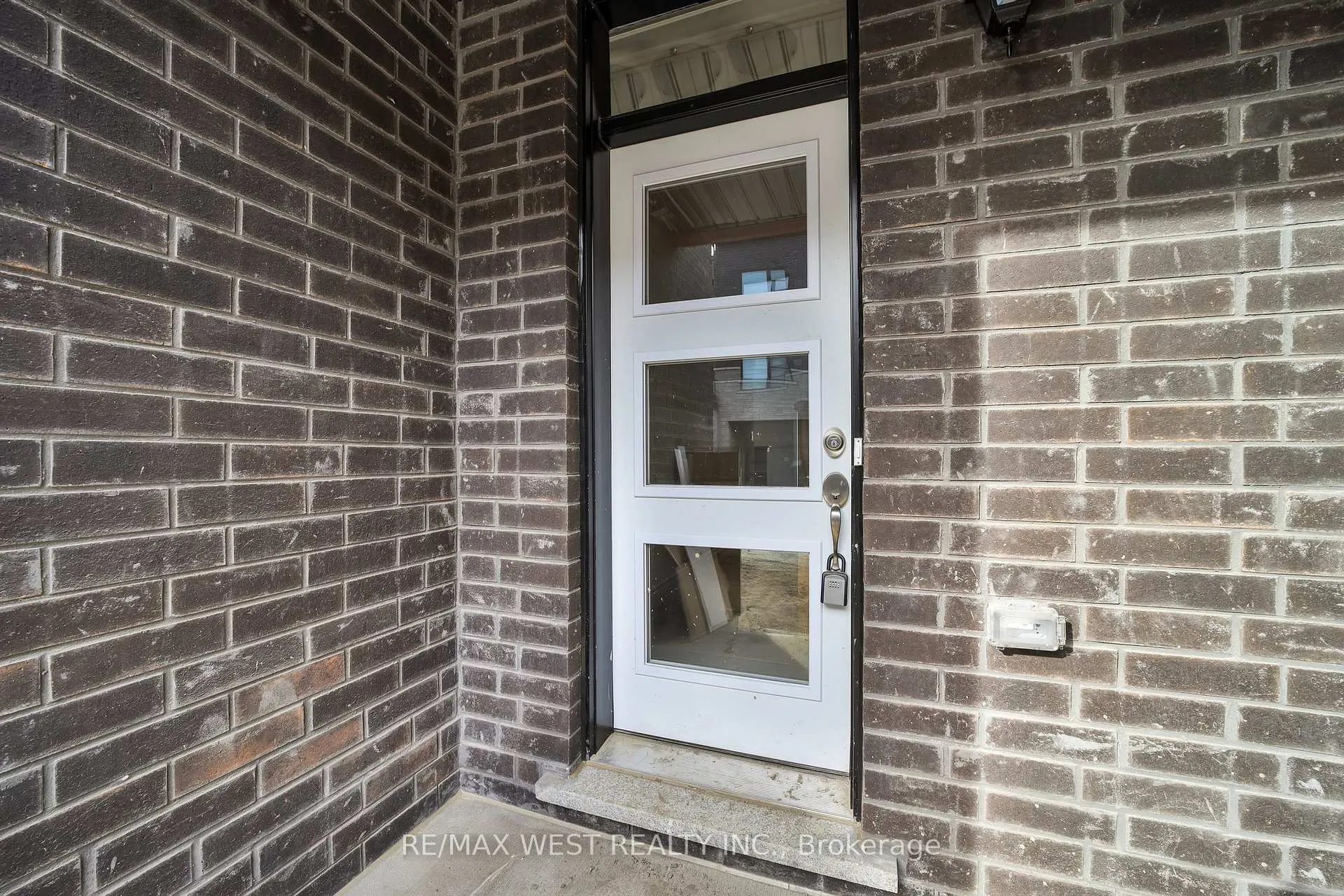 Photo 2 of 46 Quilico Road, Vaughan, Kleinburg — HOMEH