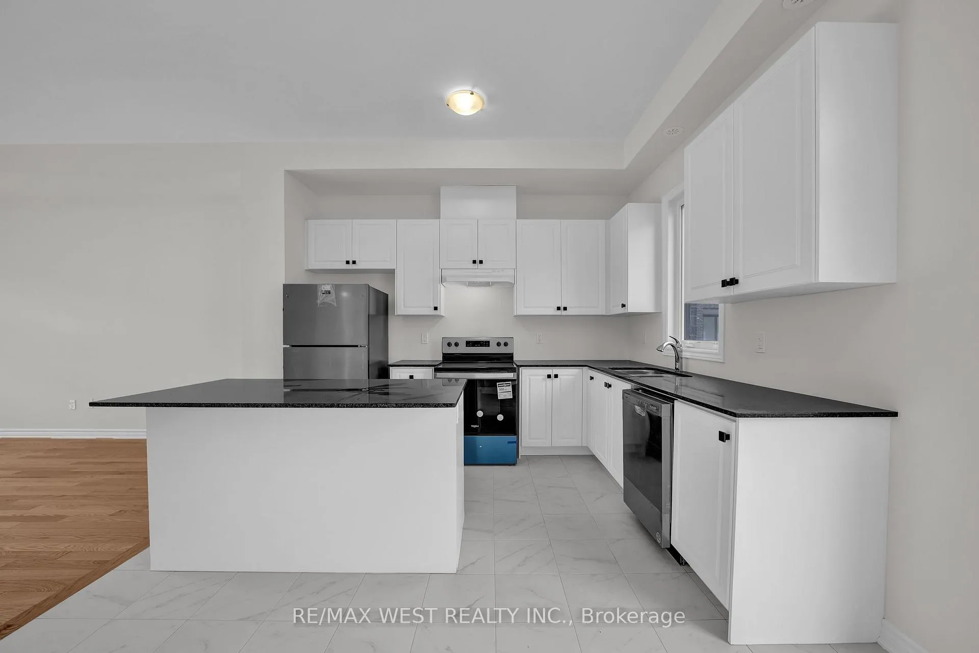 Photo 7 of 46 Quilico Road, Vaughan, Kleinburg — HOMEH