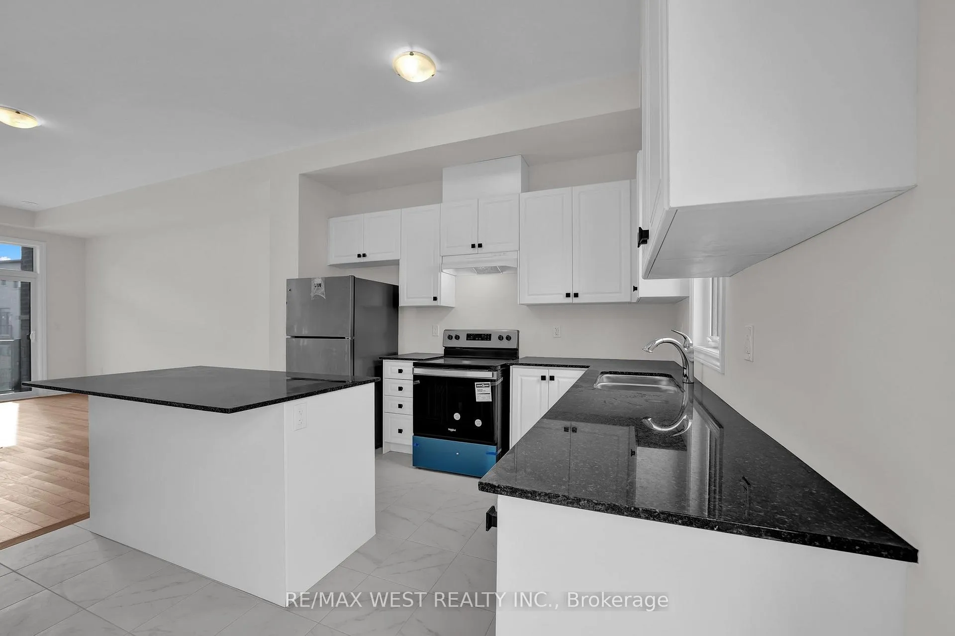 Photo 9 of 46 Quilico Road, Vaughan, Kleinburg — HOMEH
