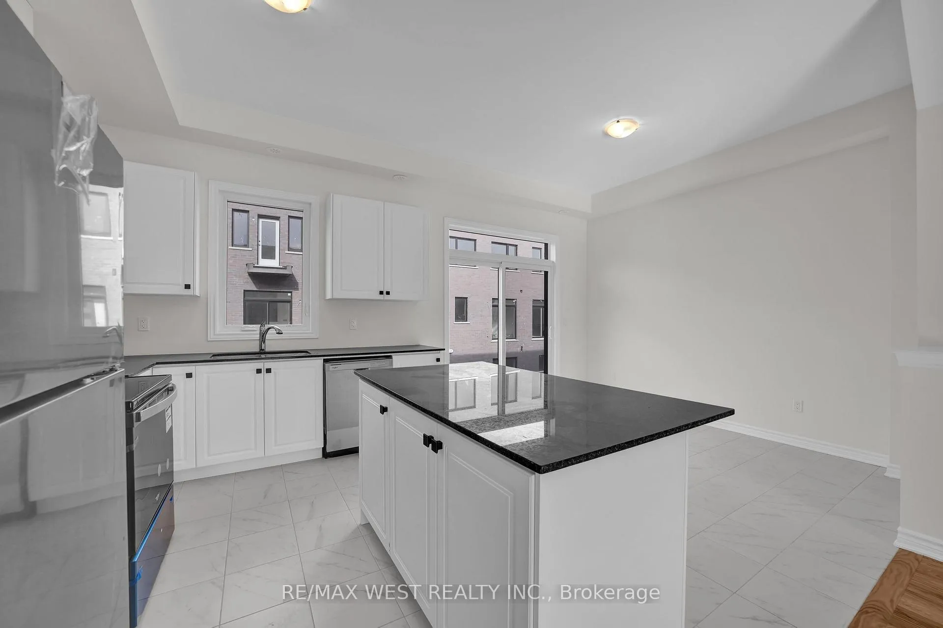 Photo 10 of 46 Quilico Road, Vaughan, Kleinburg — HOMEH