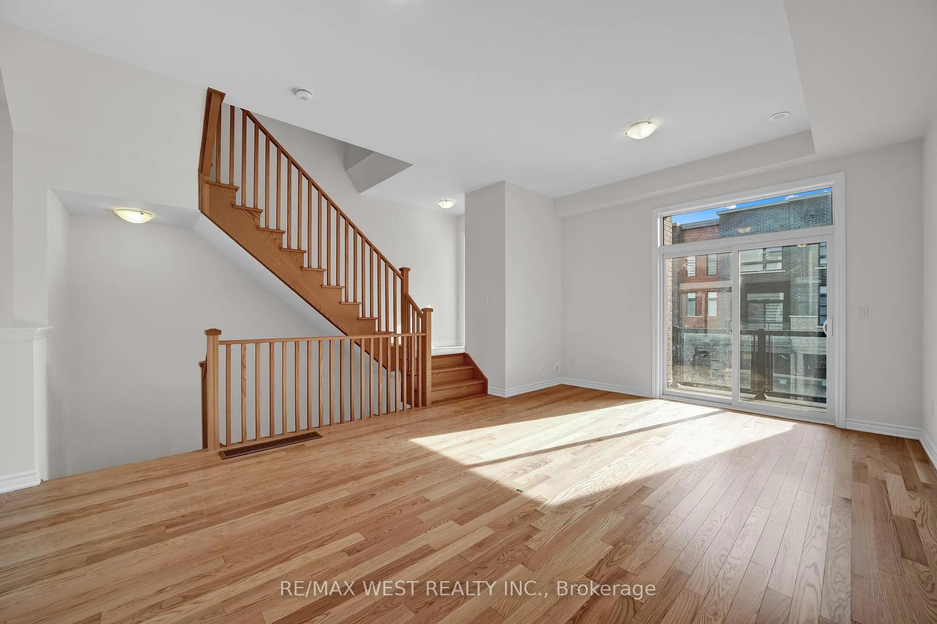 Photo 13 of 46 Quilico Road, Vaughan, Kleinburg — HOMEH
