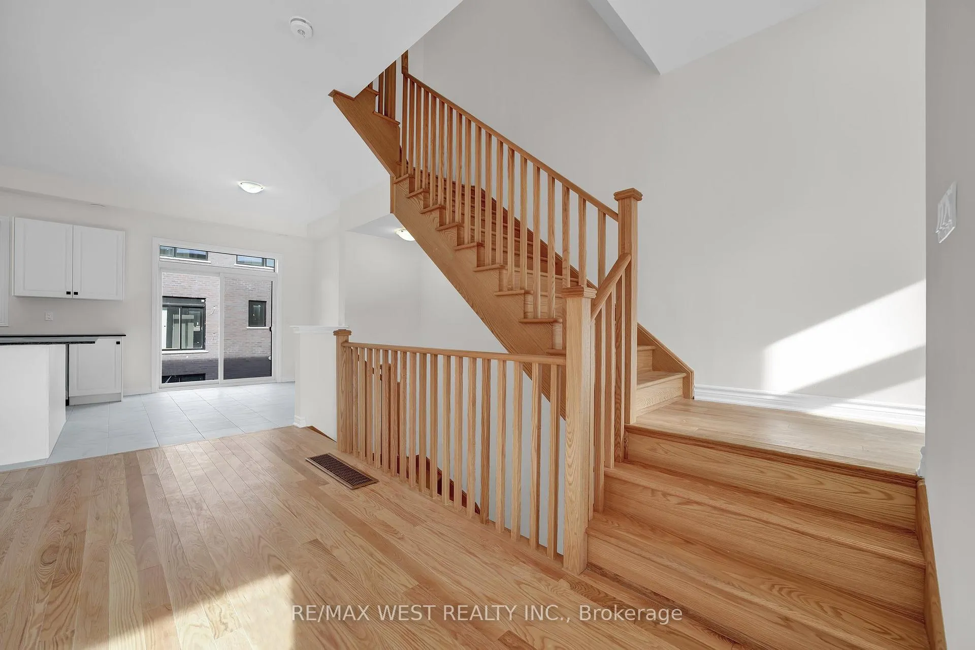 Photo 17 of 46 Quilico Road, Vaughan, Kleinburg — HOMEH