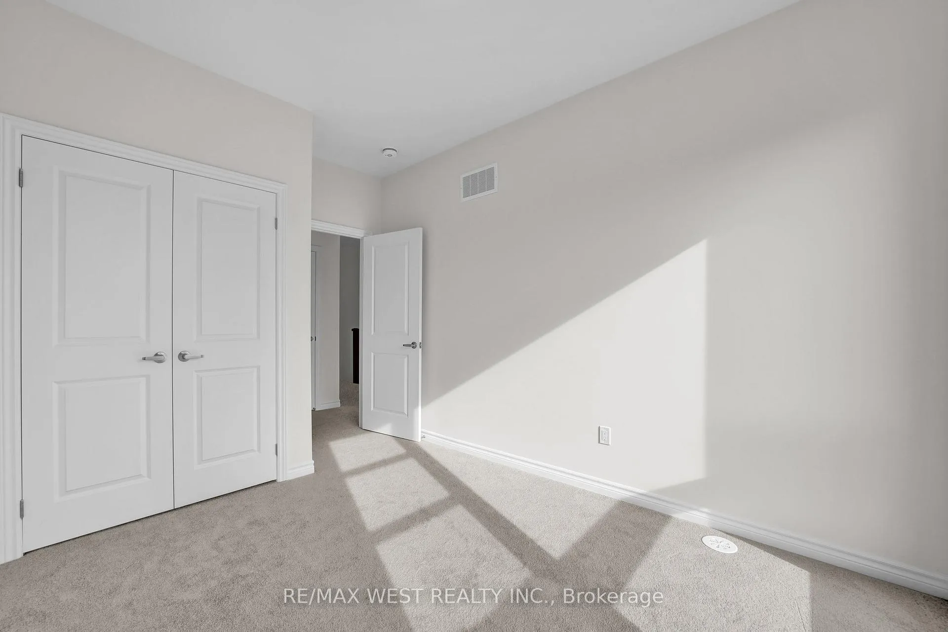 Photo 24 of 46 Quilico Road, Vaughan, Kleinburg — HOMEH