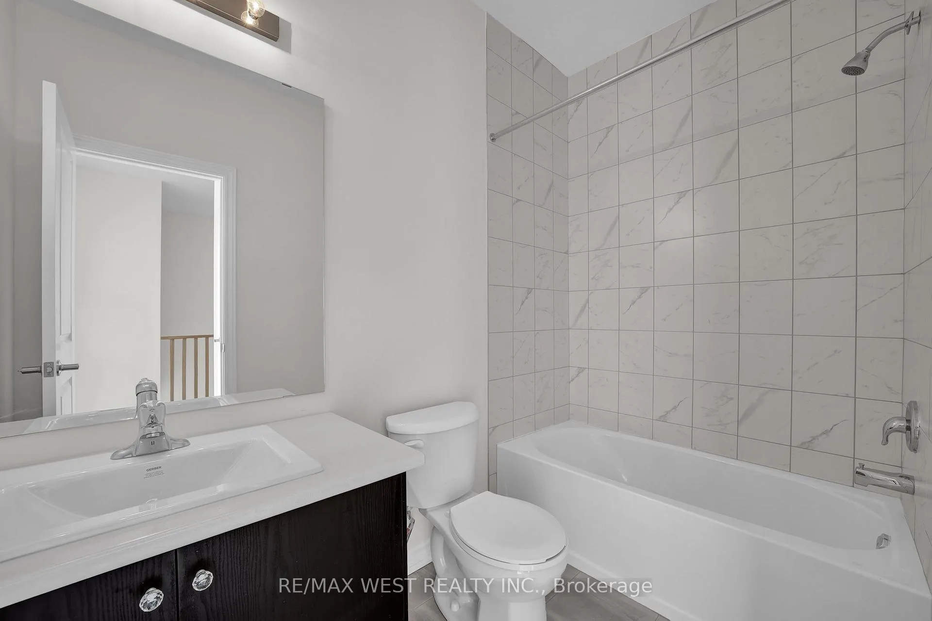 Photo 25 of 46 Quilico Road, Vaughan, Kleinburg — HOMEH