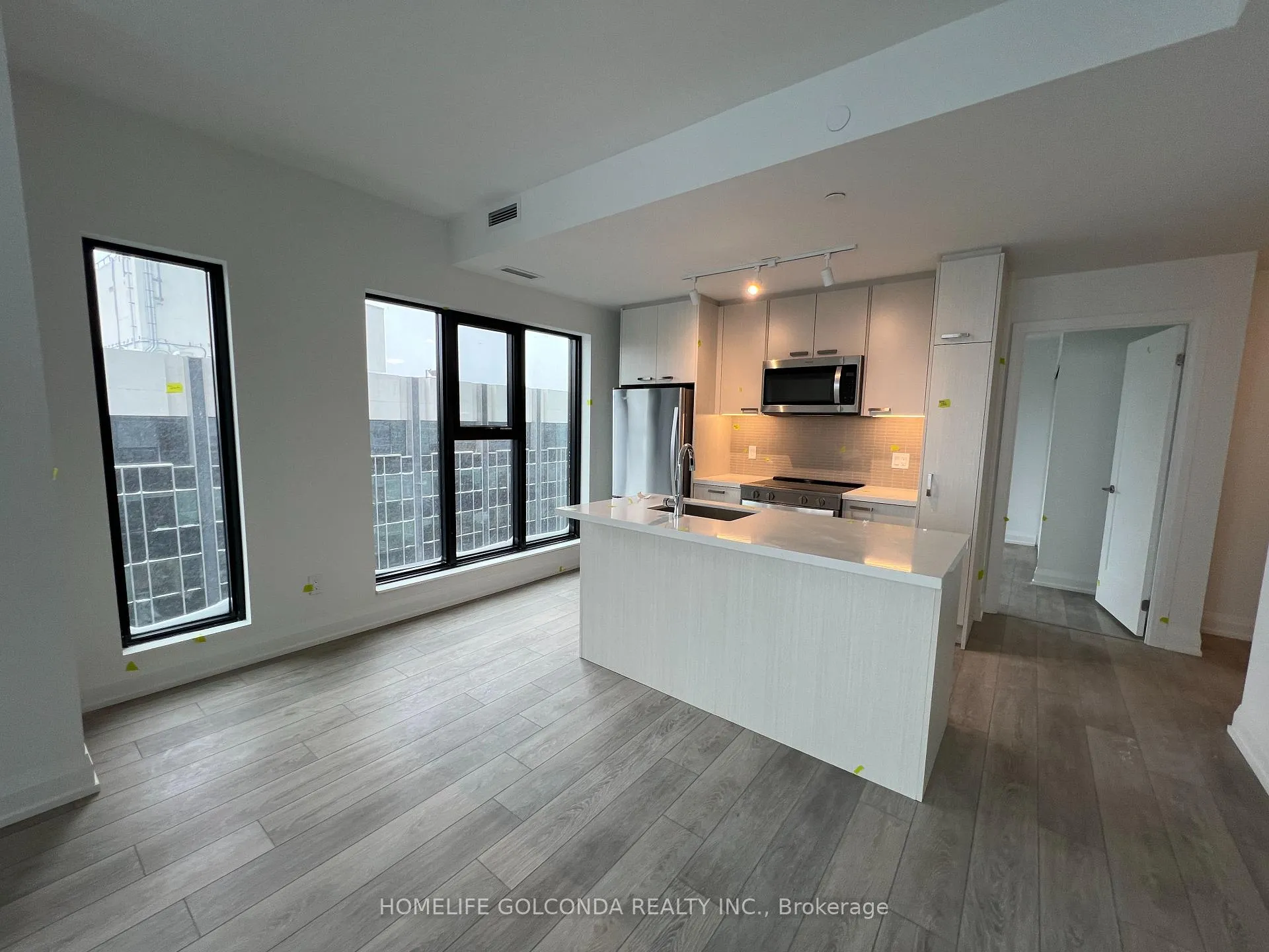 Photo 2 of Unit 2007, 20 Soudan Avenue, Toronto, Mount Pleasant West — HOMEH