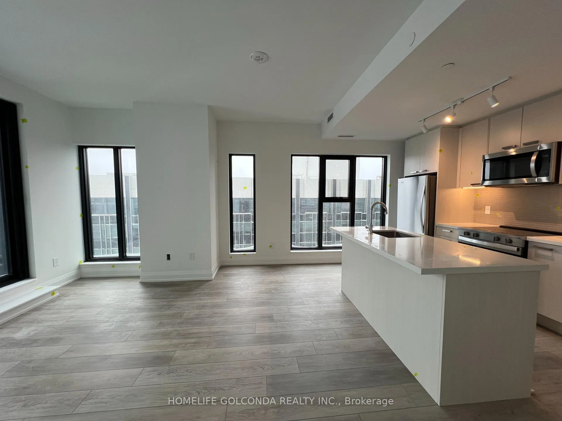 Photo 3 of Unit 2007, 20 Soudan Avenue, Toronto, Mount Pleasant West — HOMEH