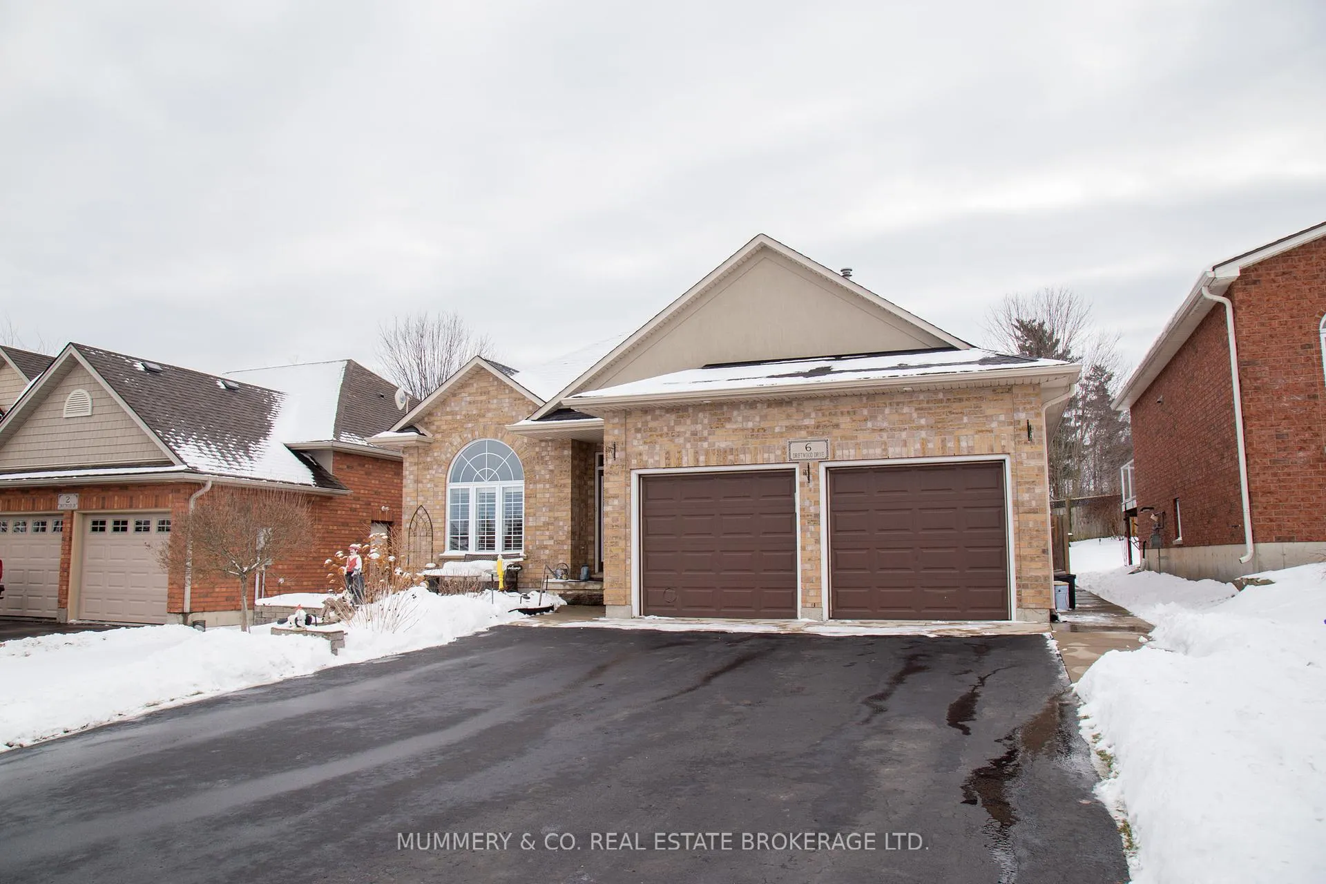 Photo 2 of 6 Driftwood Drive, Norfolk, Simcoe — HOMEH