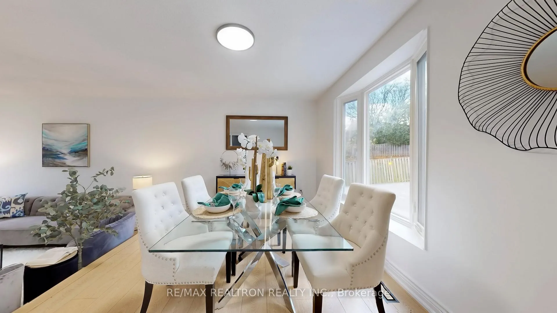 Photo 7 of 62 Bishop Crescent, Markham, Markham Village — HOMEH