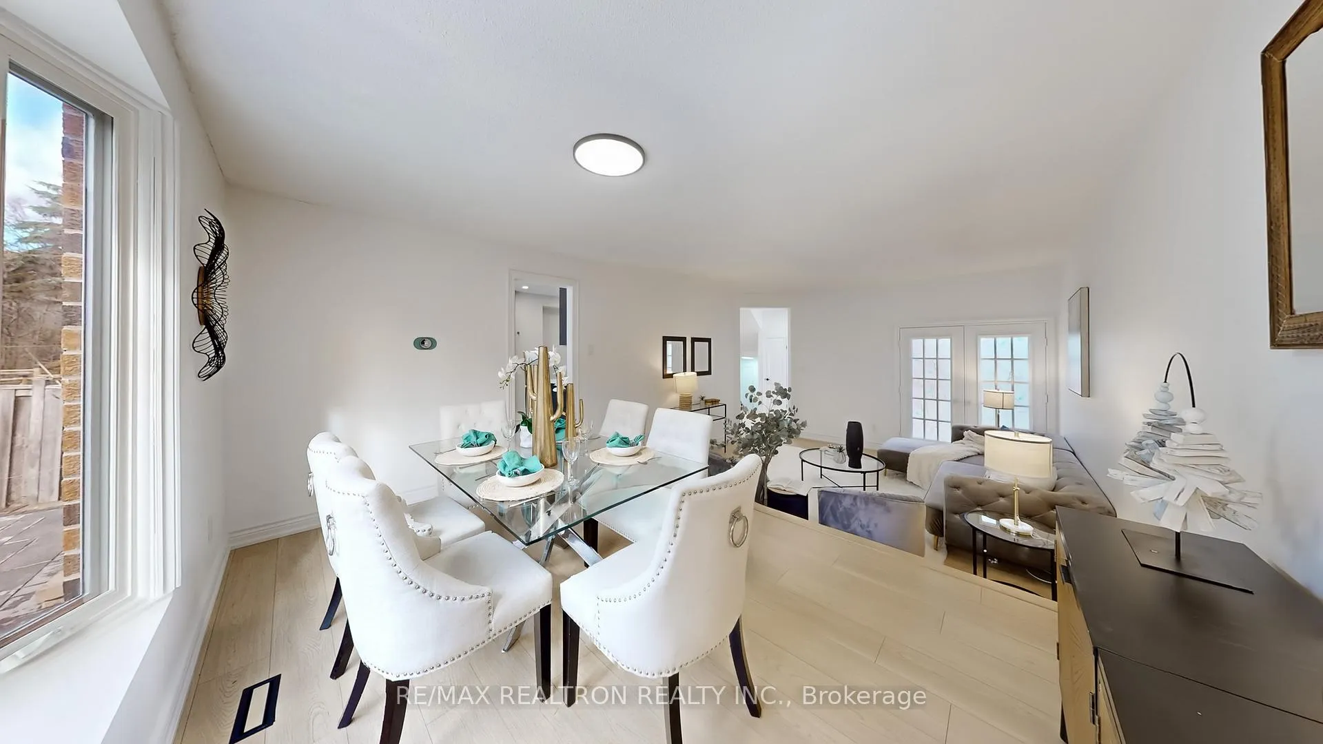 Photo 9 of 62 Bishop Crescent, Markham, Markham Village — HOMEH