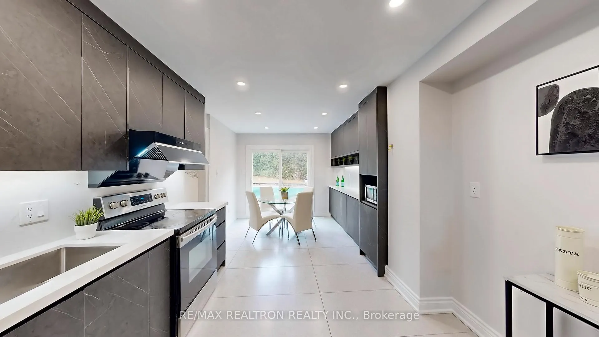 Photo 14 of 62 Bishop Crescent, Markham, Markham Village — HOMEH