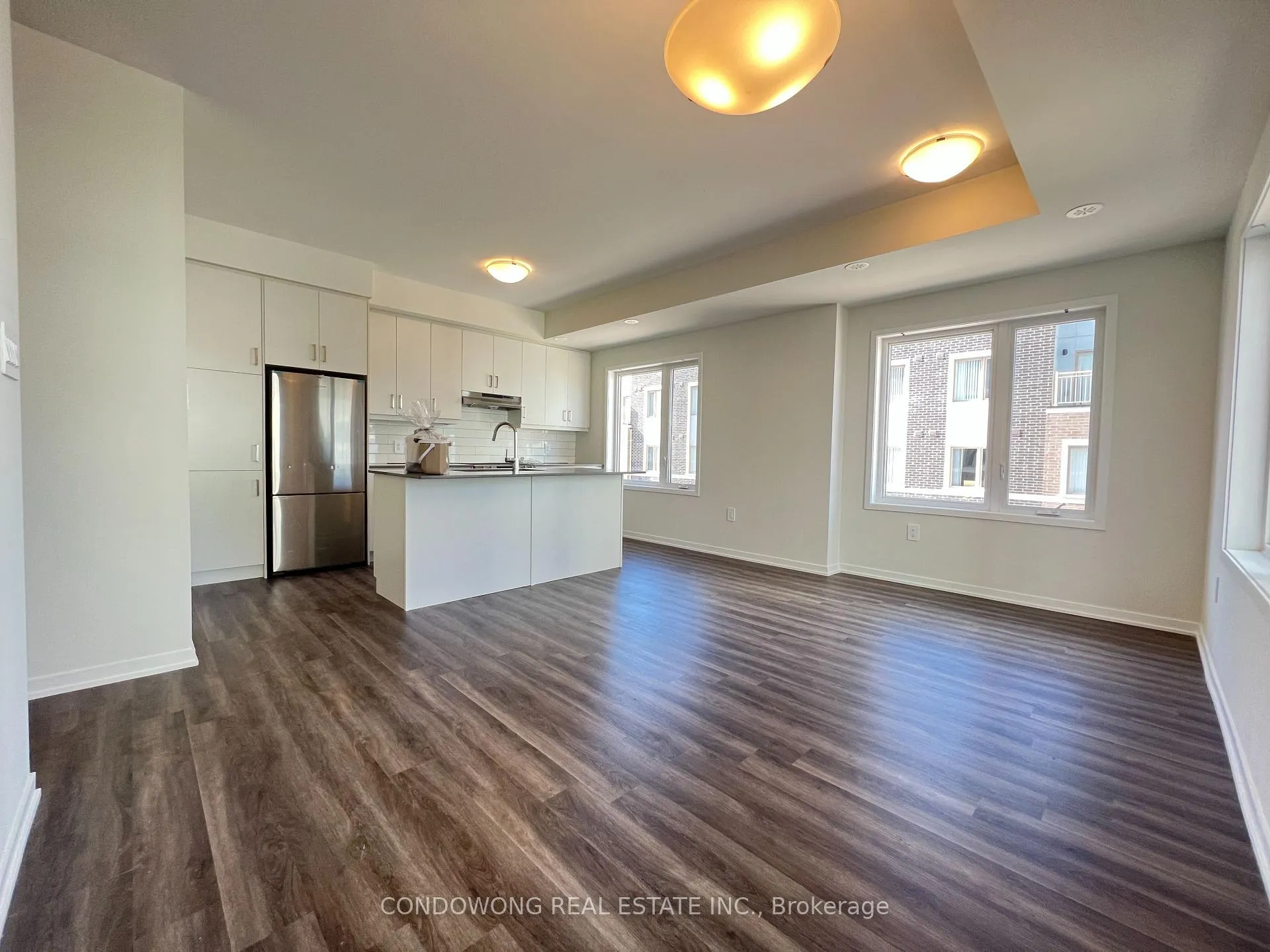 Front of Unit 49, 31 Honeycrisp Crescent