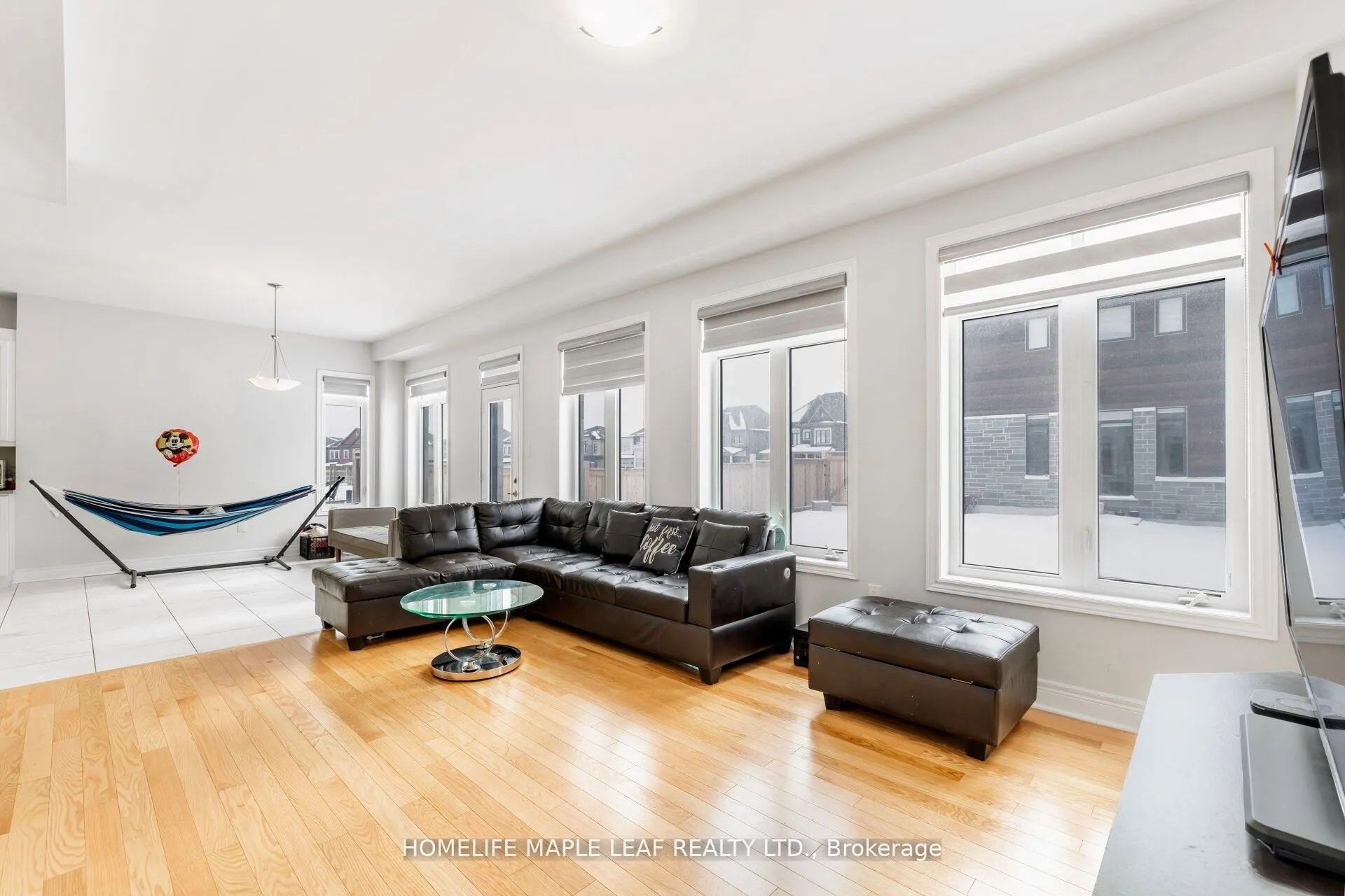 Photo 5 of 14 Icon Street, Brampton, Sandringham-Wellington North — HOMEH