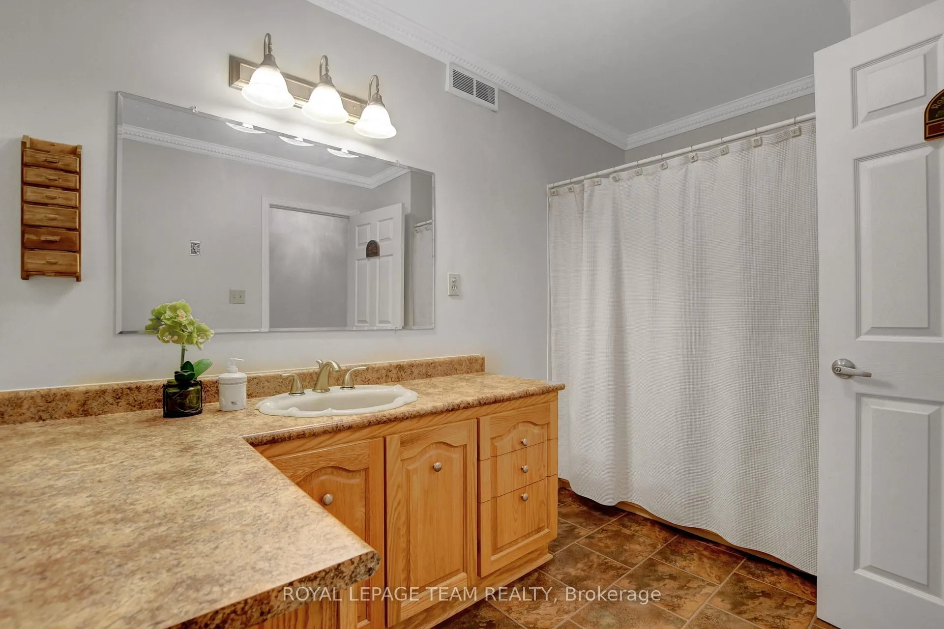 Photo 18 of 1043 County rd 44 E, North Grenville, North Grenville Twp (Kemptville South) — HOMEH