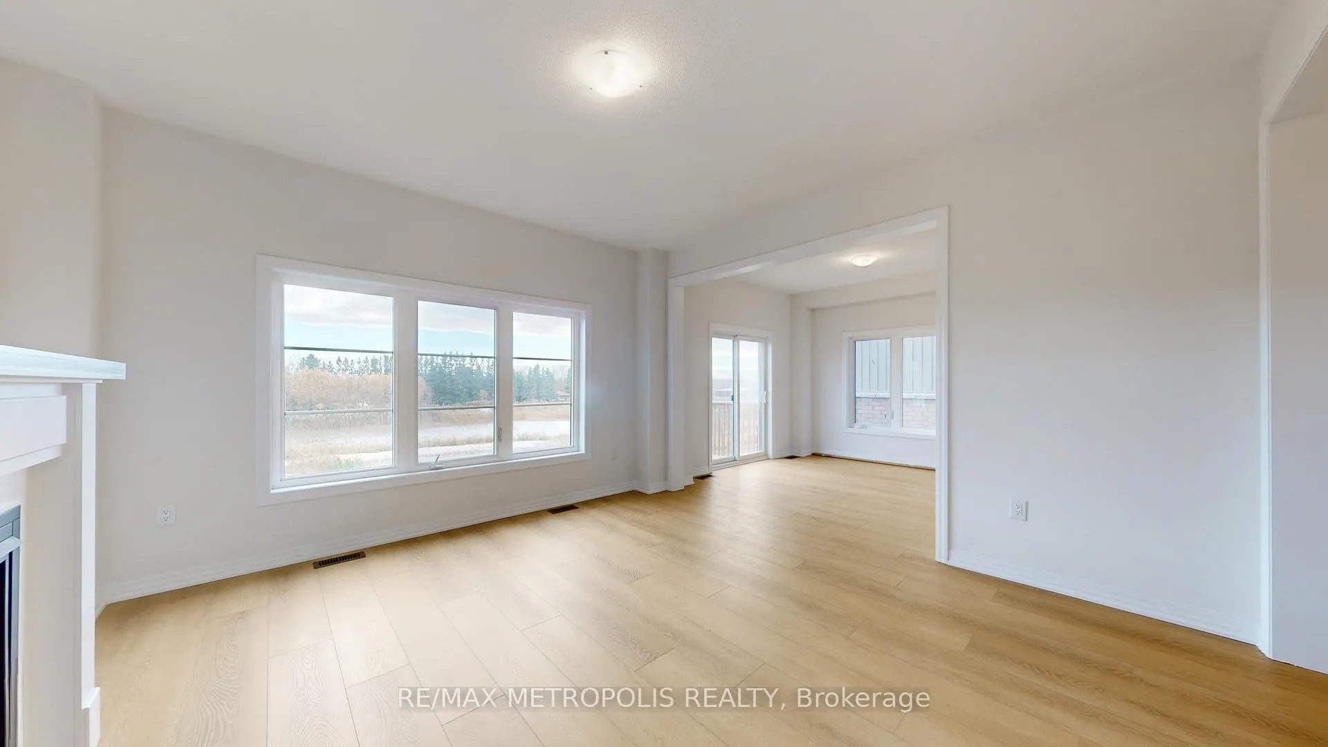 Photo 5 of 135 Flood Avenue, Clarington, Newcastle — HOMEH