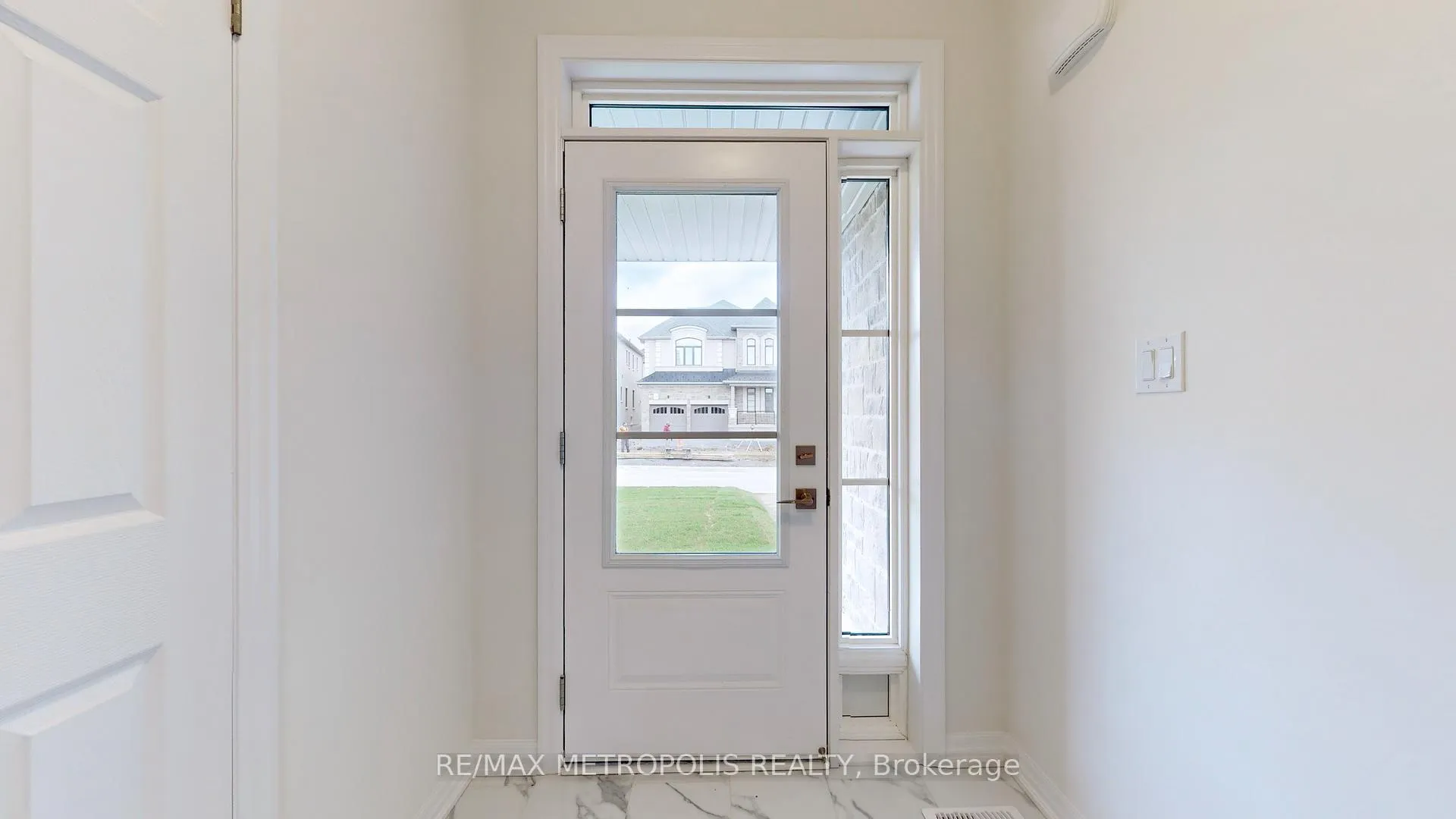 Photo 13 of 135 Flood Avenue, Clarington, Newcastle — HOMEH