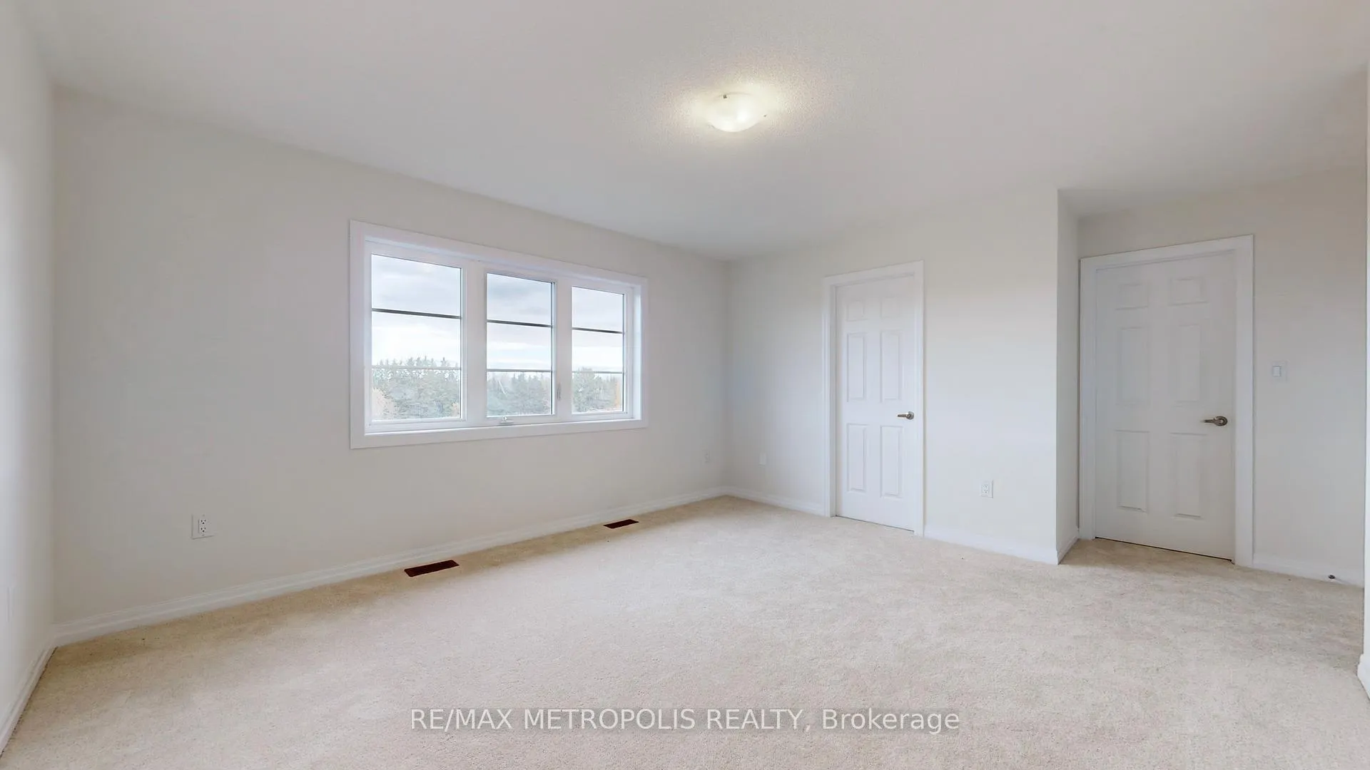 Photo 16 of 135 Flood Avenue, Clarington, Newcastle — HOMEH