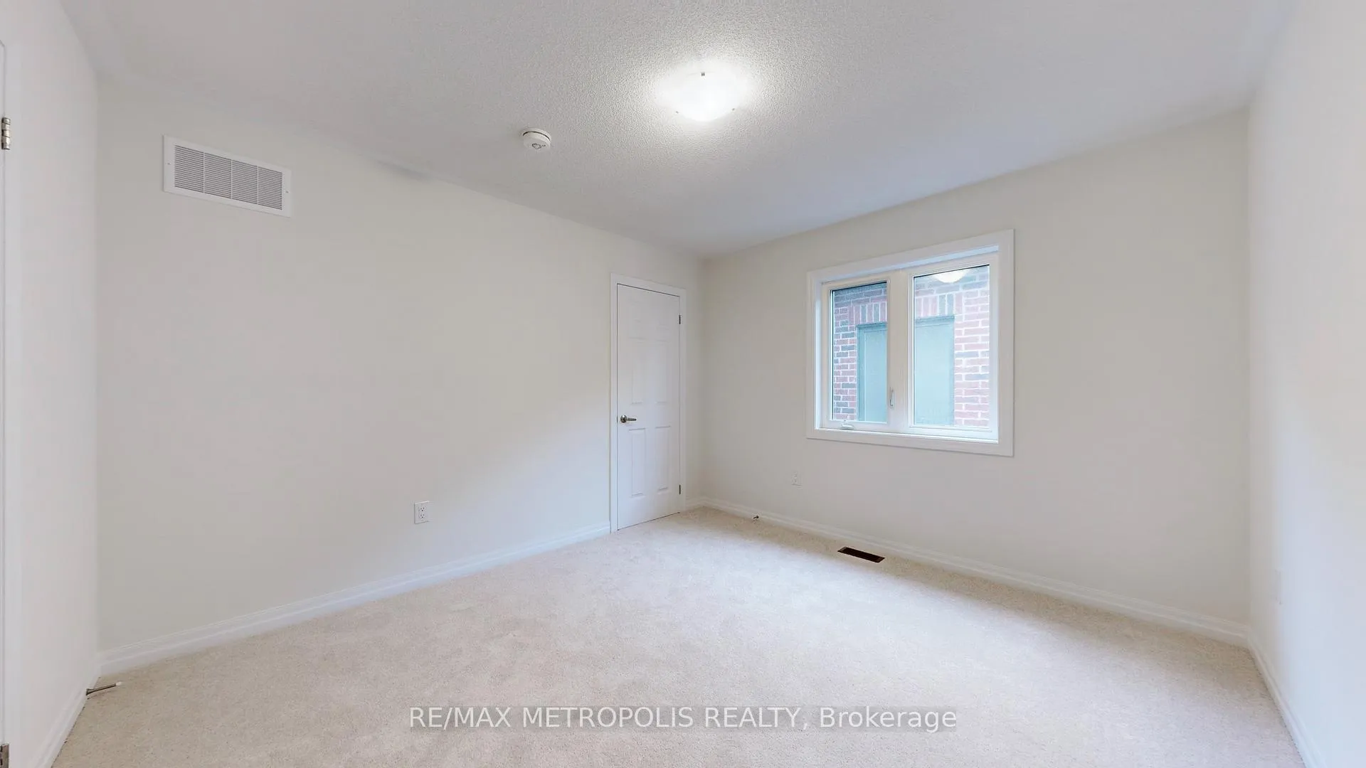 Photo 21 of 135 Flood Avenue, Clarington, Newcastle — HOMEH