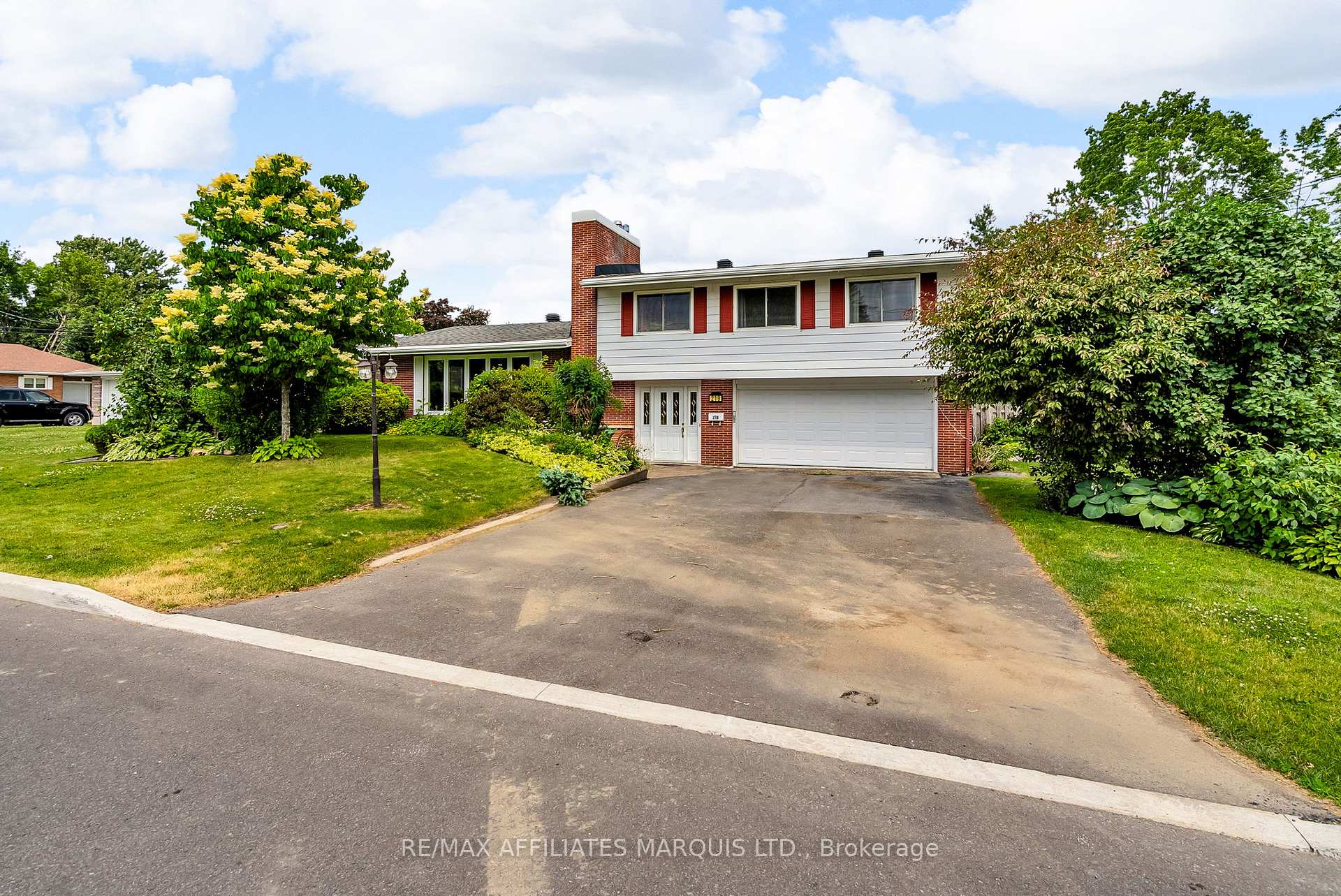 Front of 219 Pescod Avenue