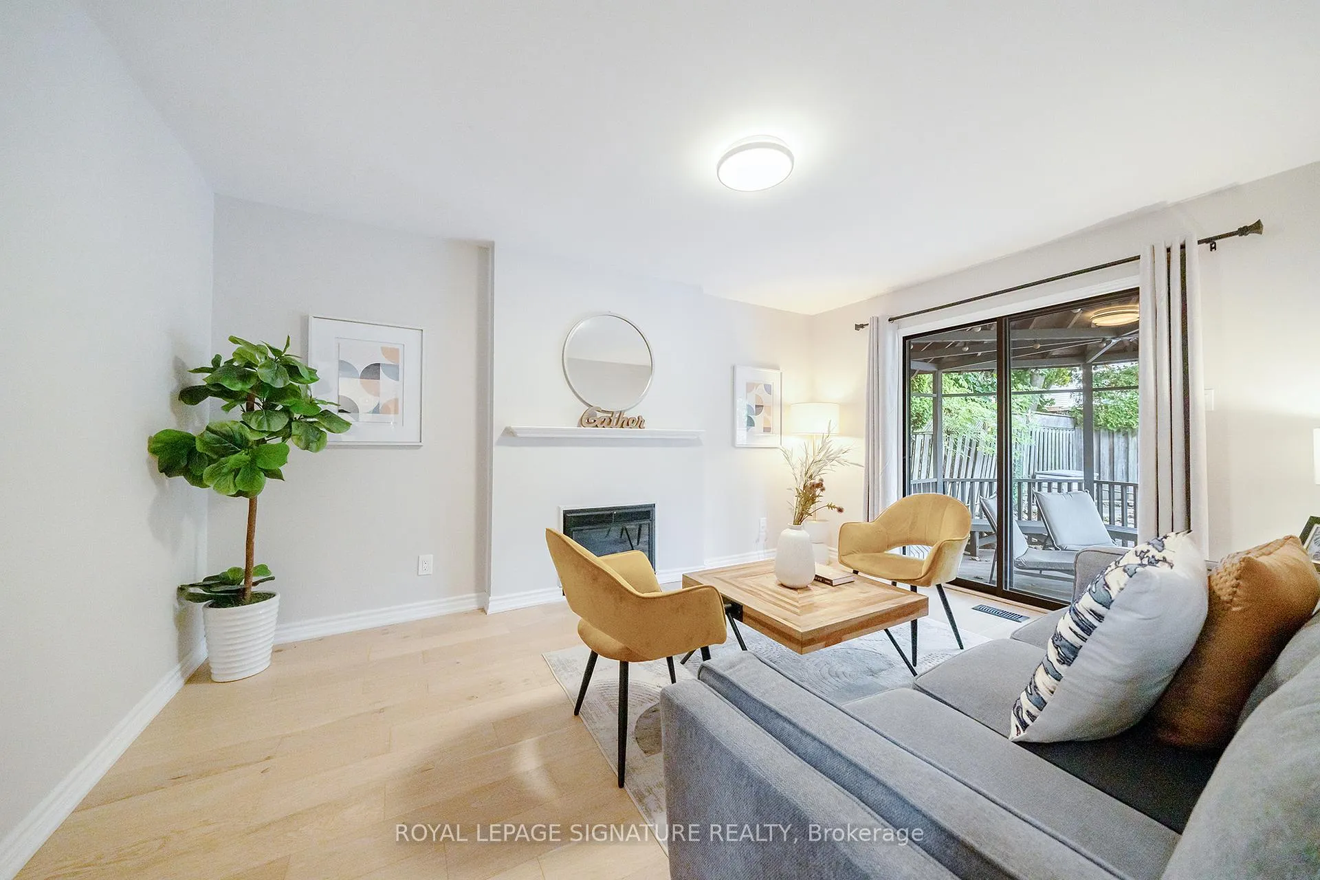 Photo 14 of 1239 Barnwood Square, Pickering, Liverpool — HOMEH