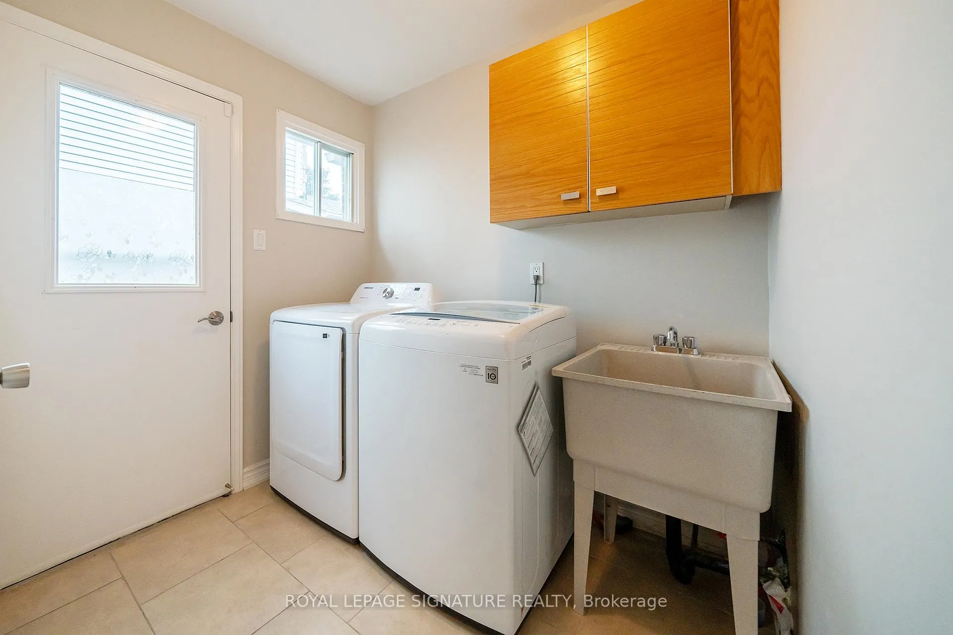 Photo 21 of 1239 Barnwood Square, Pickering, Liverpool — HOMEH