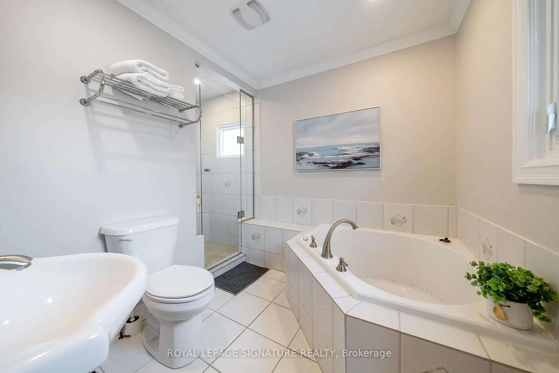 Photo 32 of 1239 Barnwood Square, Pickering, Liverpool — HOMEH