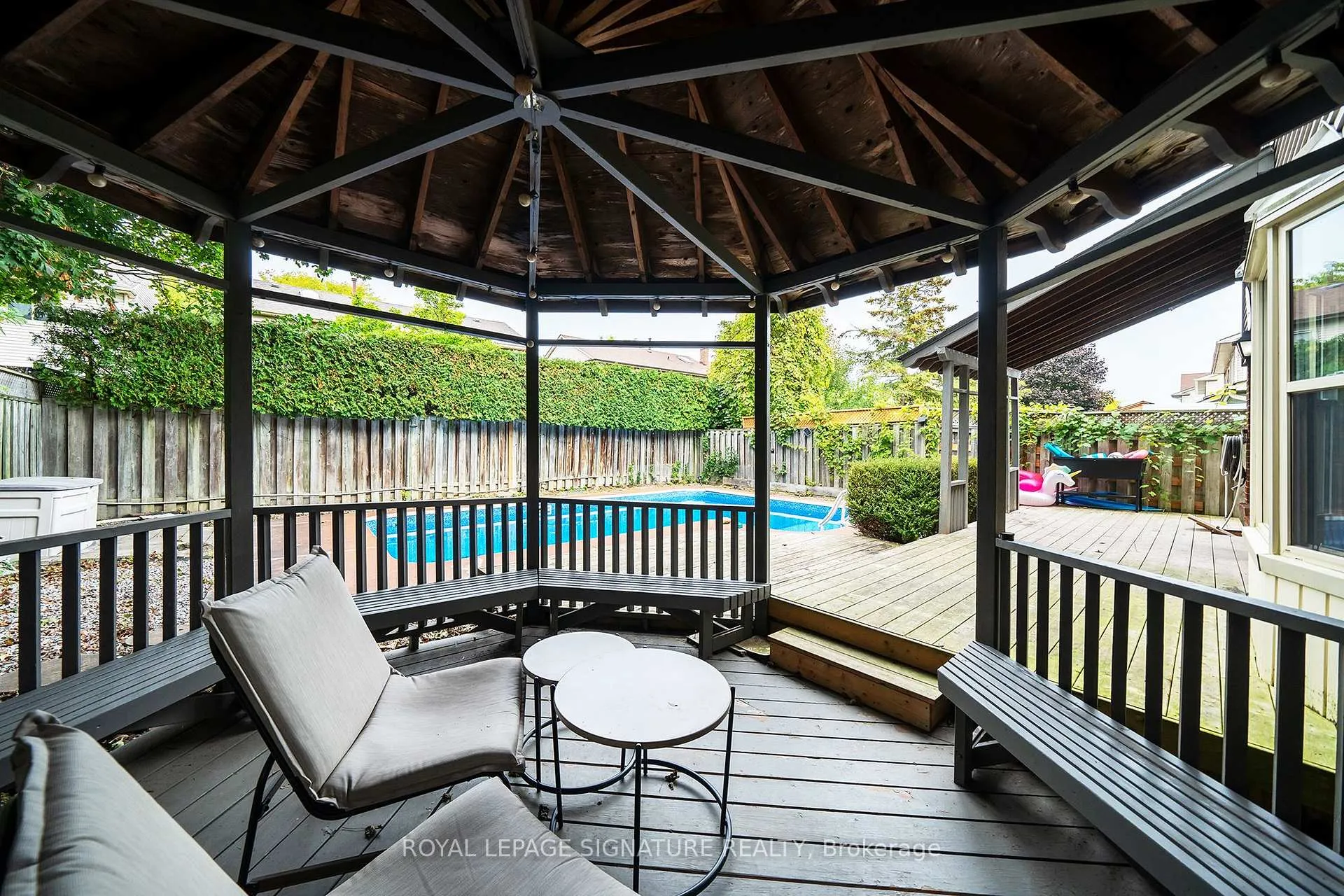 Photo 37 of 1239 Barnwood Square, Pickering, Liverpool — HOMEH