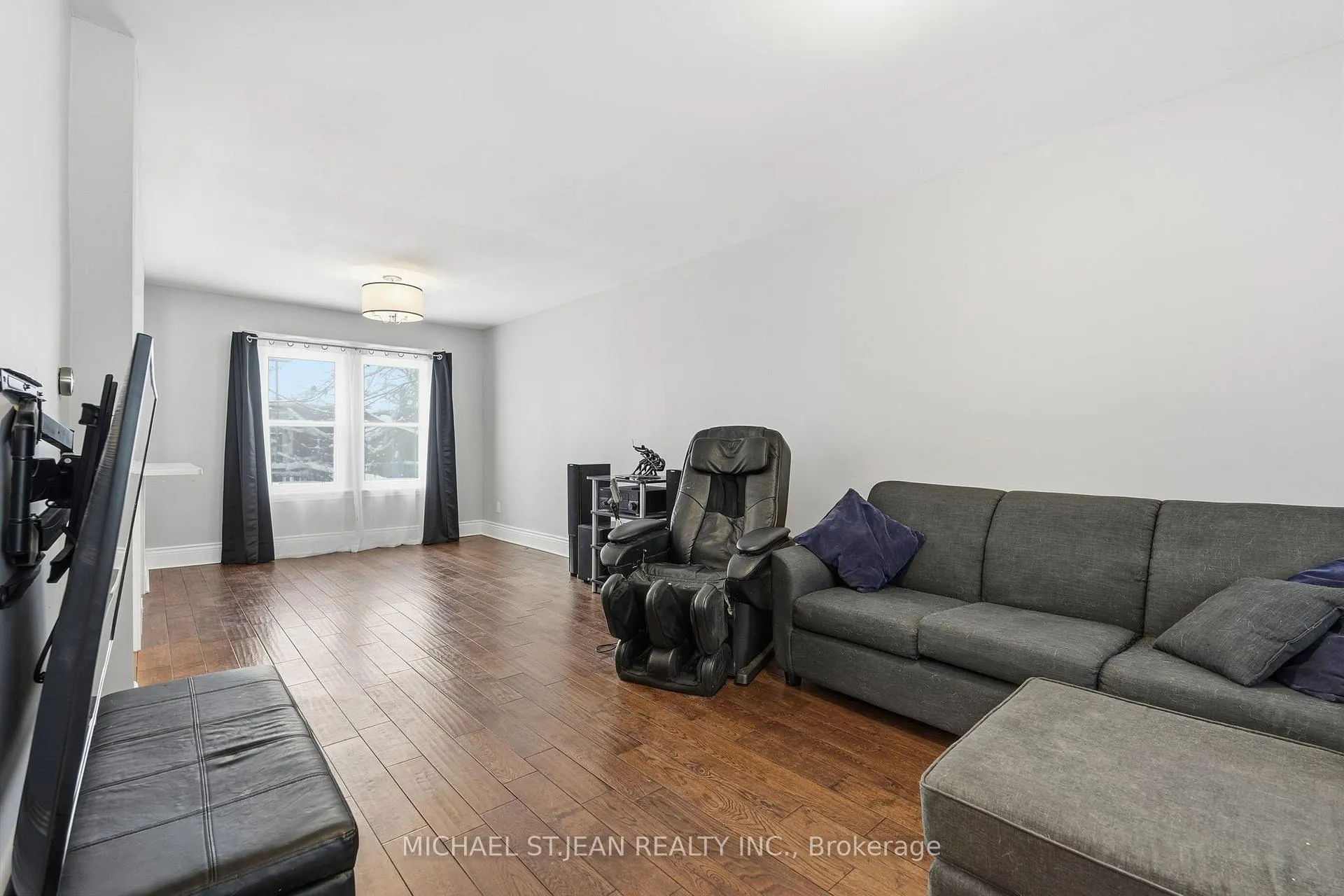 Photo 7 of 34 Balsam Avenue N, Hamilton, Stipley — HOMEH