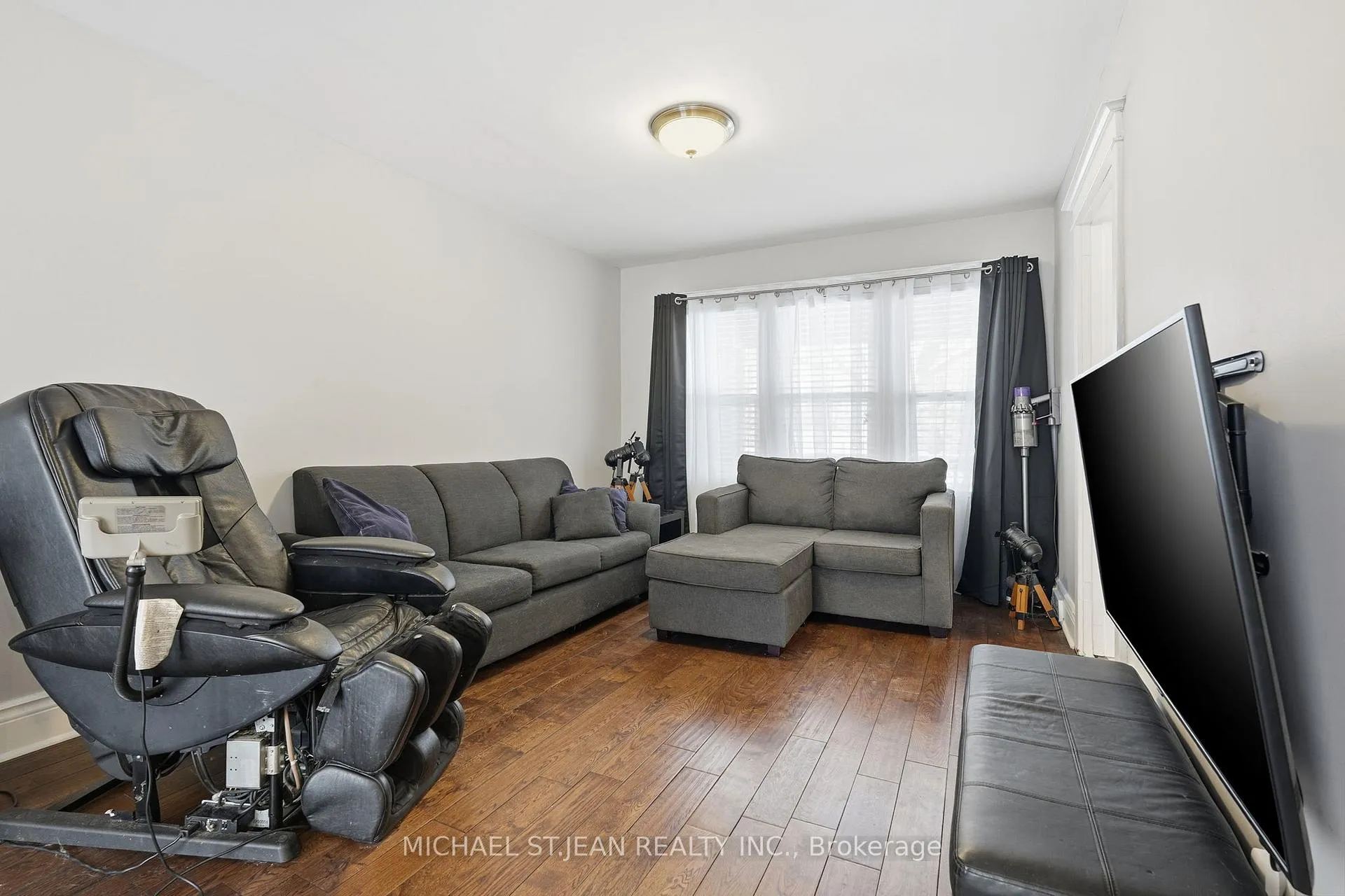 Photo 8 of 34 Balsam Avenue N, Hamilton, Stipley — HOMEH