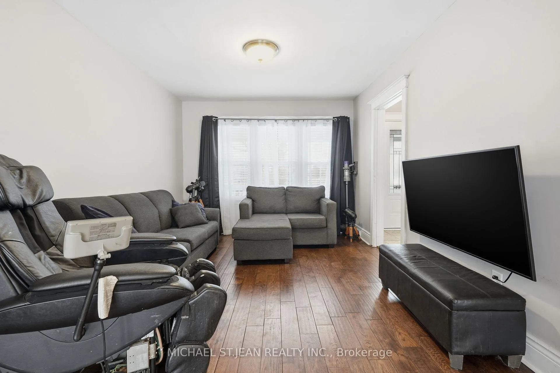 Photo 9 of 34 Balsam Avenue N, Hamilton, Stipley — HOMEH