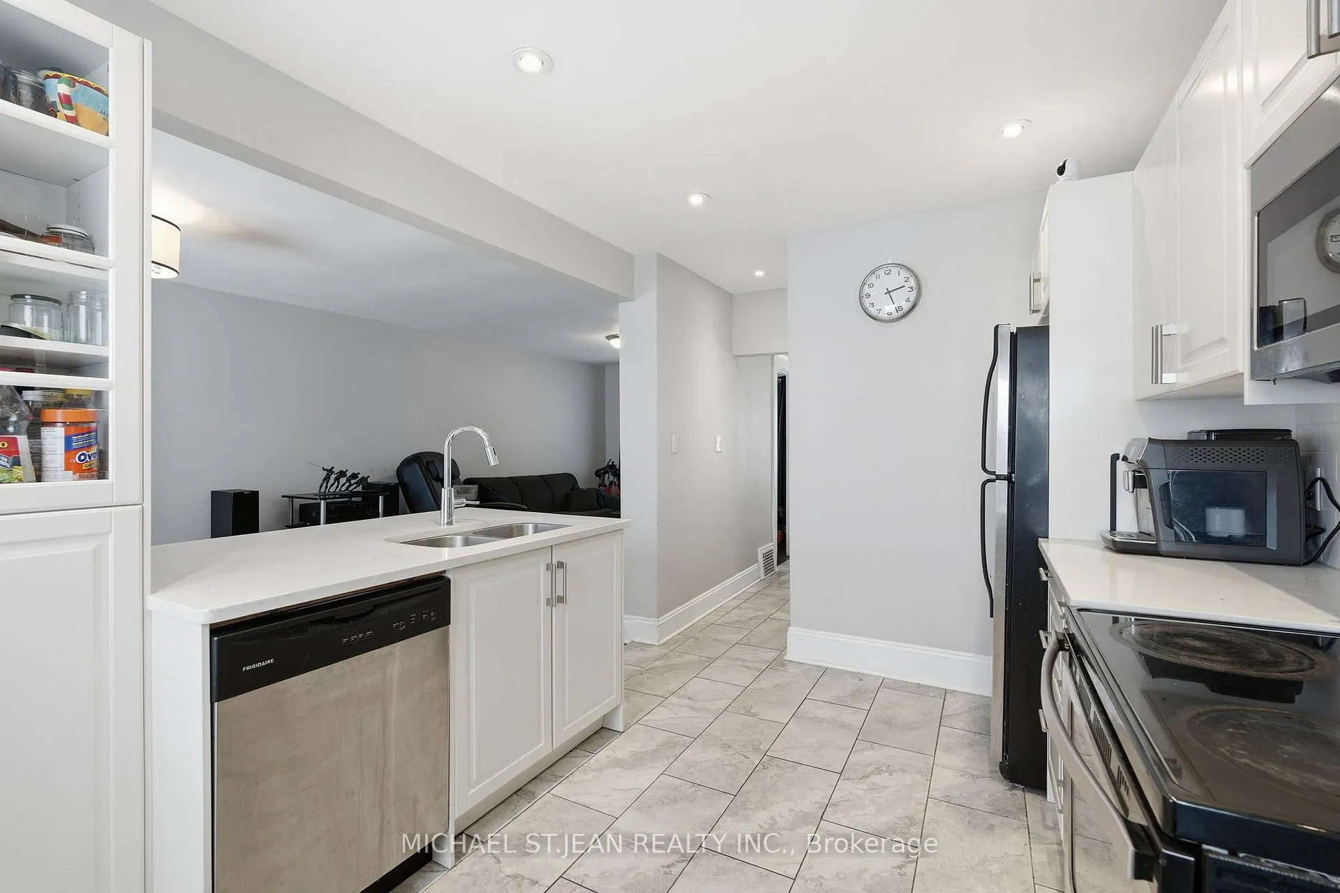 Photo 17 of 34 Balsam Avenue N, Hamilton, Stipley — HOMEH