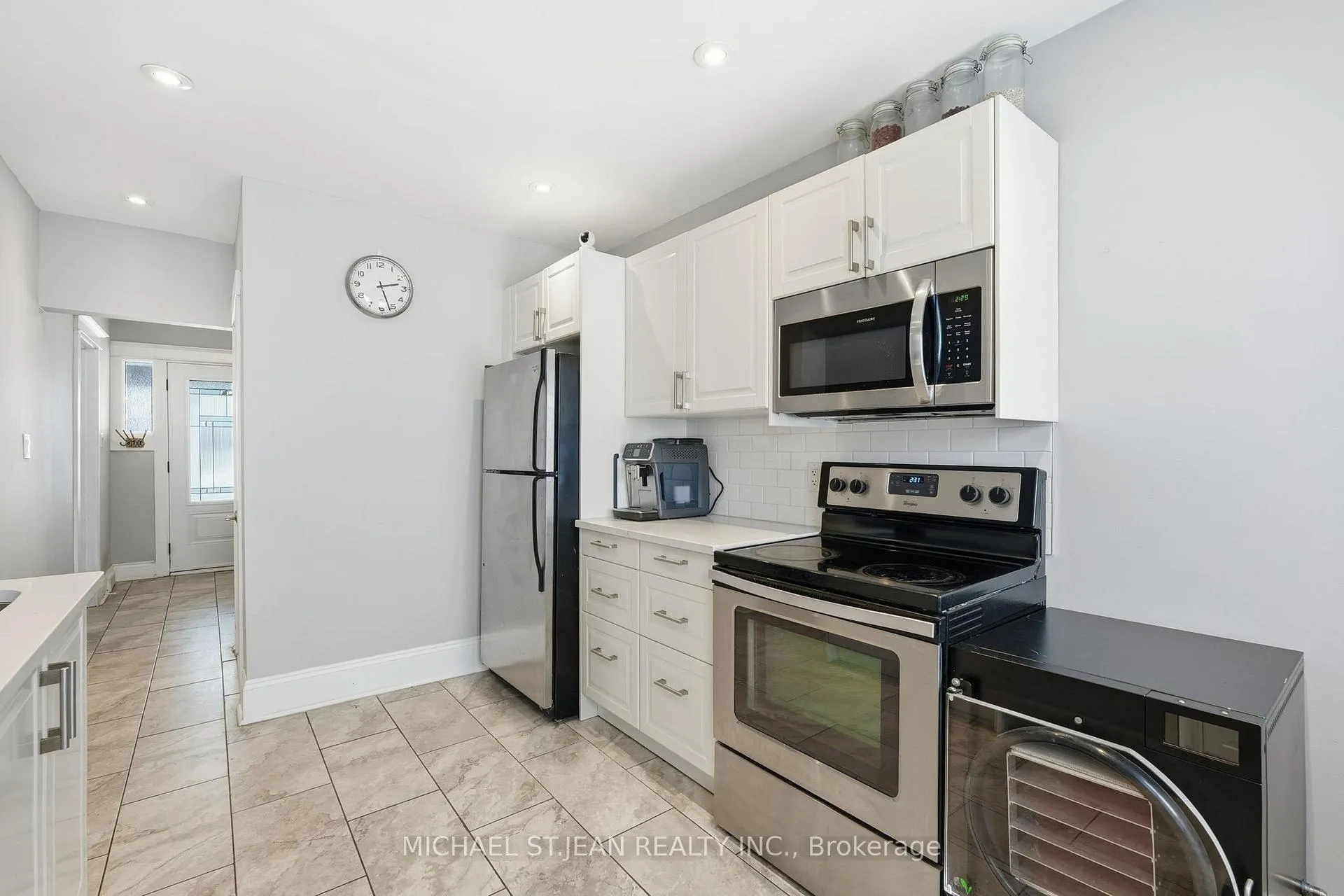 Photo 19 of 34 Balsam Avenue N, Hamilton, Stipley — HOMEH