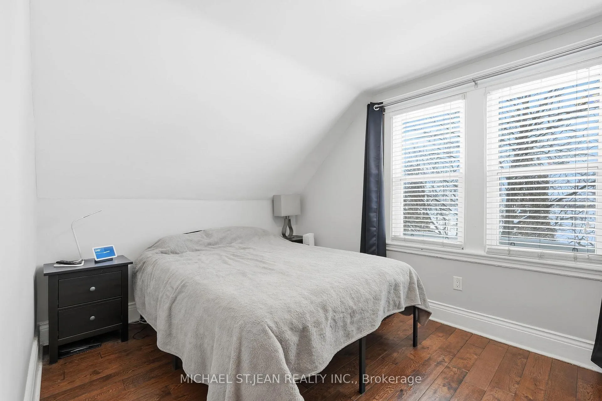 Photo 22 of 34 Balsam Avenue N, Hamilton, Stipley — HOMEH