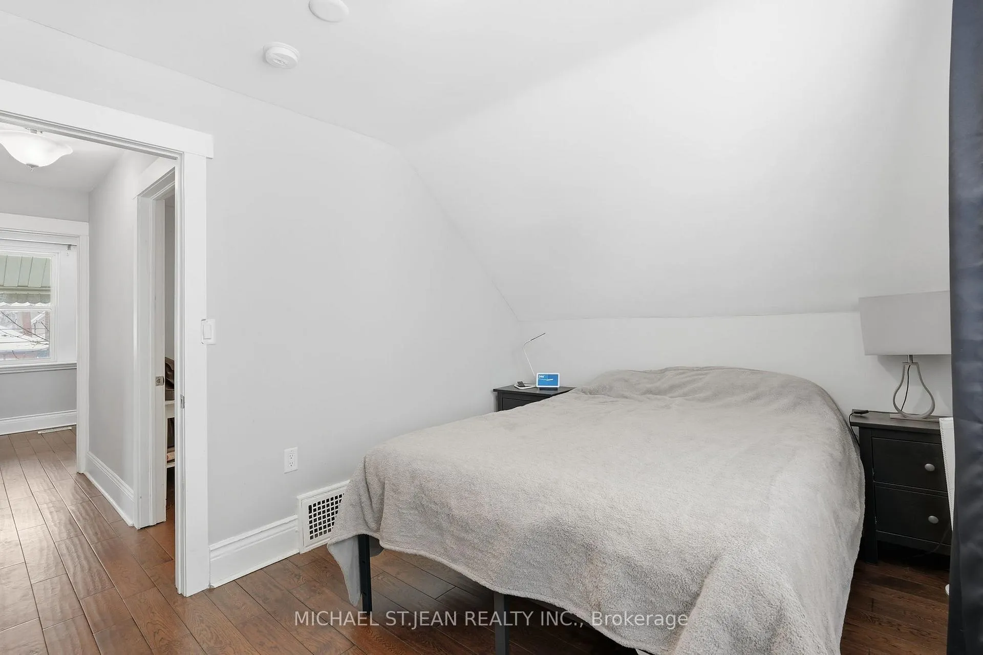 Photo 24 of 34 Balsam Avenue N, Hamilton, Stipley — HOMEH