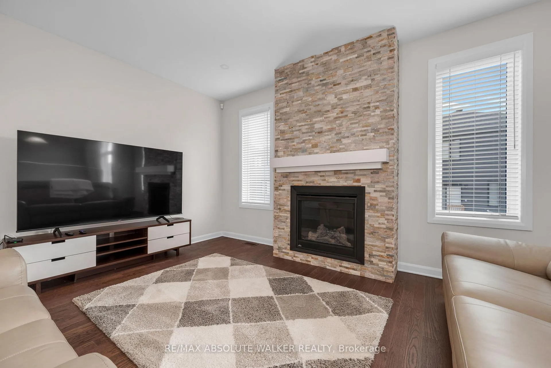 Photo 11 of 529 Anchor Circle, Ottawa, Mahogany Community — HOMEH