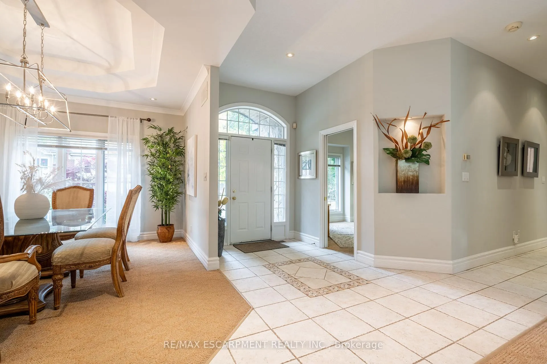 Photo 5 of 64 Nelson Street, Hamilton, Waterdown — HOMEH