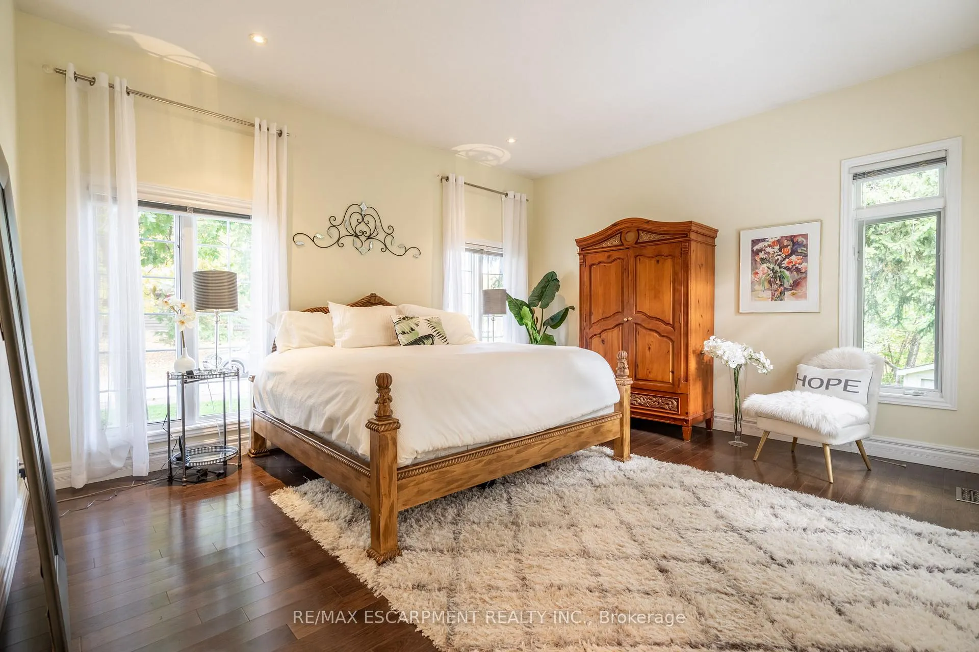 Photo 16 of 64 Nelson Street, Hamilton, Waterdown — HOMEH