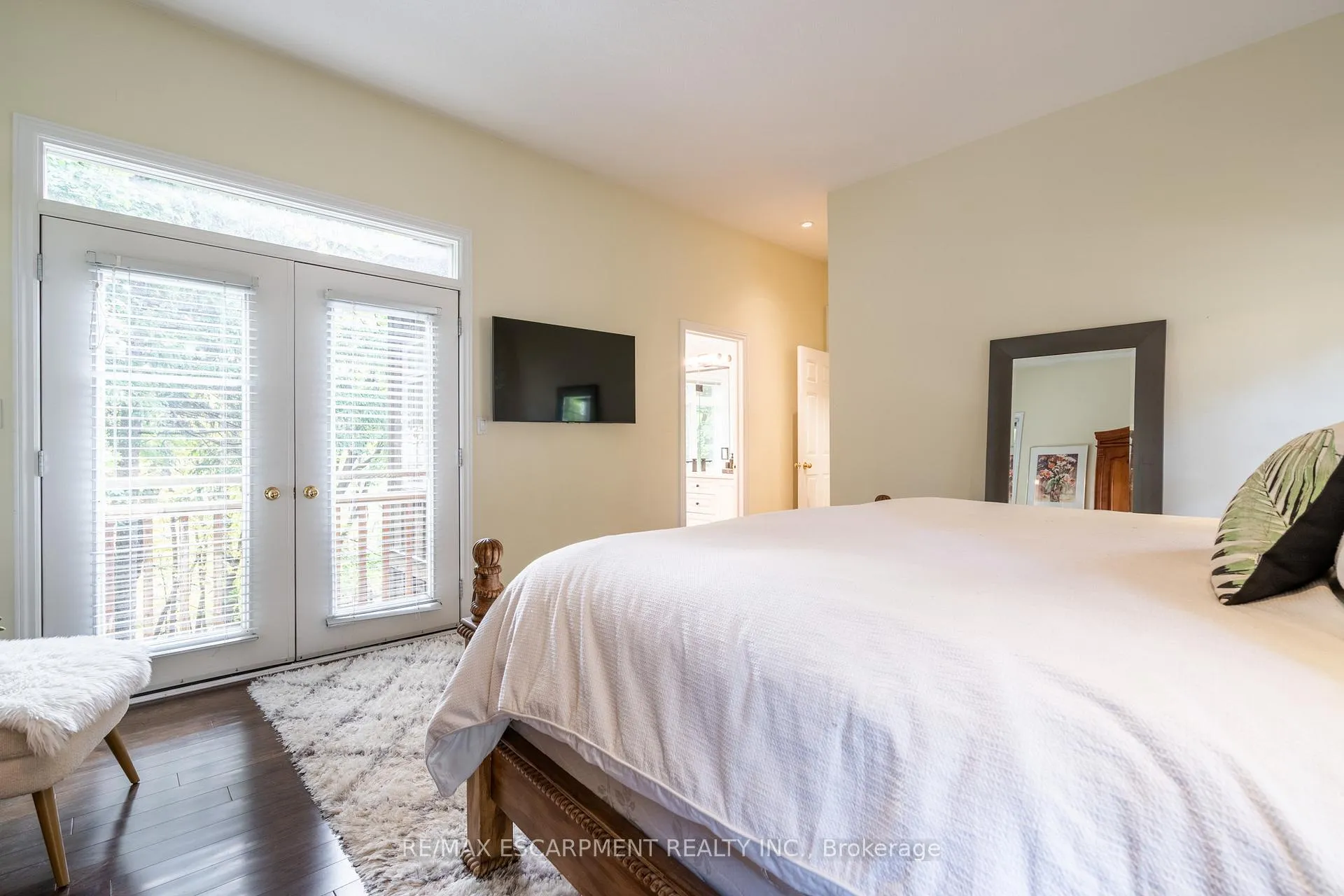 Photo 17 of 64 Nelson Street, Hamilton, Waterdown — HOMEH