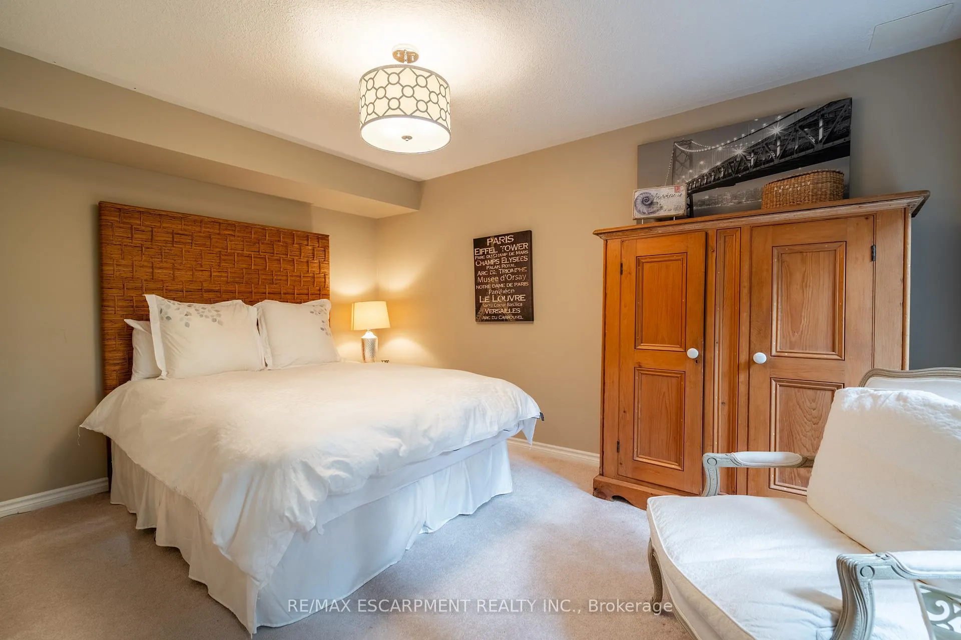 Photo 21 of 64 Nelson Street, Hamilton, Waterdown — HOMEH