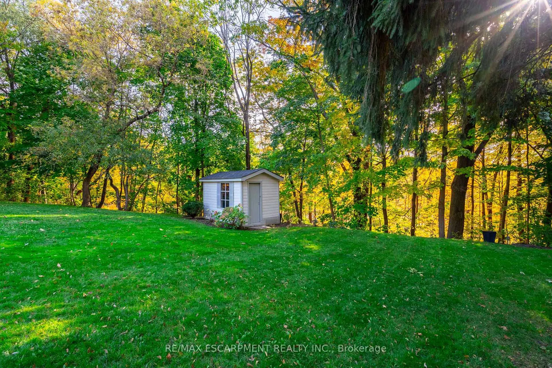 Photo 34 of 64 Nelson Street, Hamilton, Waterdown — HOMEH