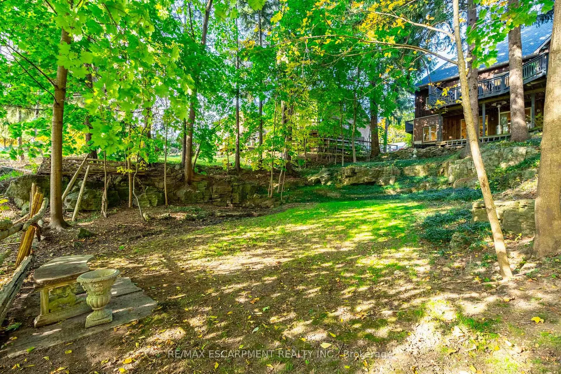 Photo 35 of 64 Nelson Street, Hamilton, Waterdown — HOMEH