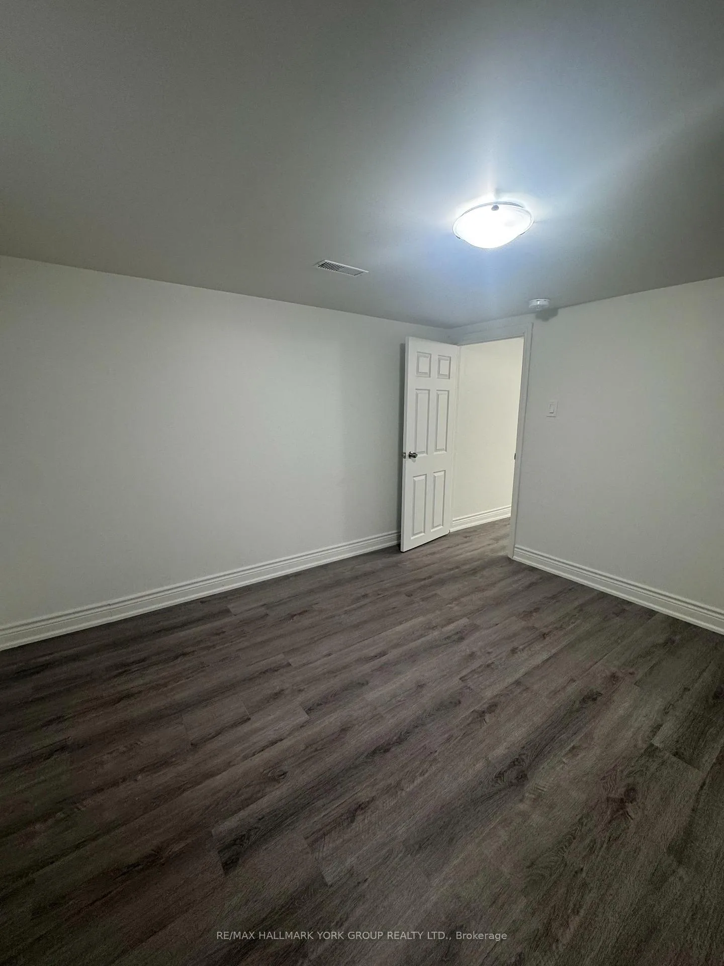Photo 5 of Unit Lower Unit, 856 Krosno Boulevard, Pickering, Bay Ridges — HOMEH