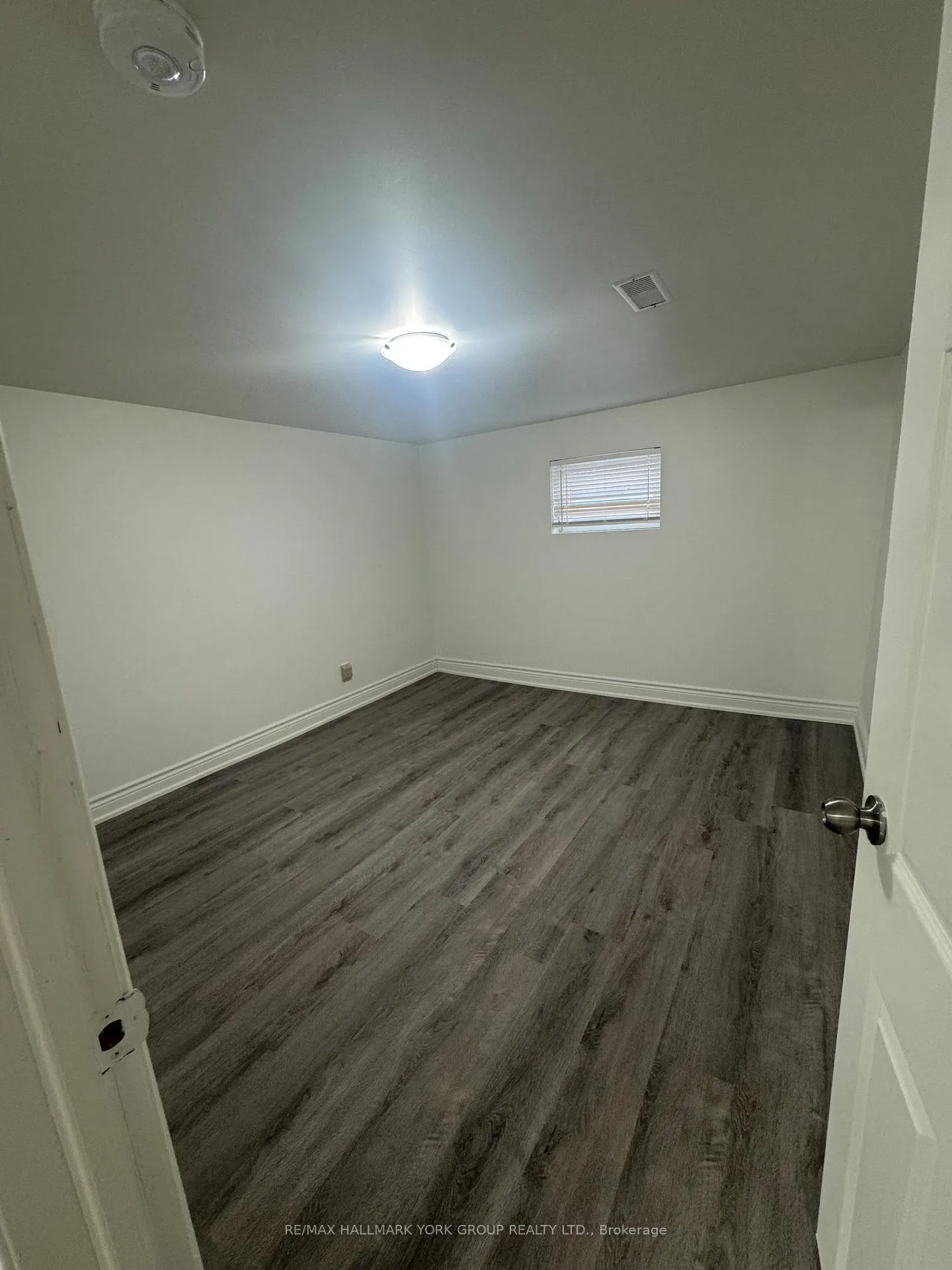 Photo 6 of Unit Lower Unit, 856 Krosno Boulevard, Pickering, Bay Ridges — HOMEH