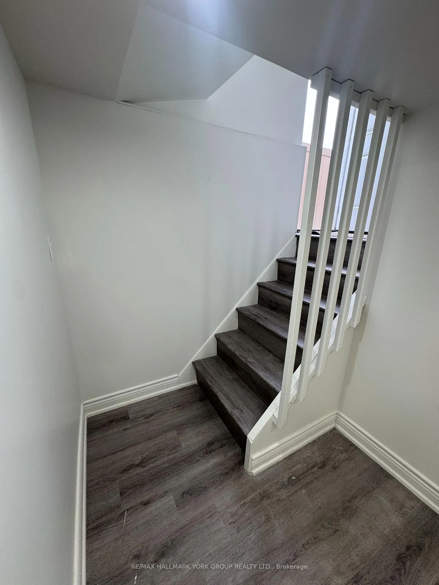 Photo 10 of Unit Lower Unit, 856 Krosno Boulevard, Pickering, Bay Ridges — HOMEH