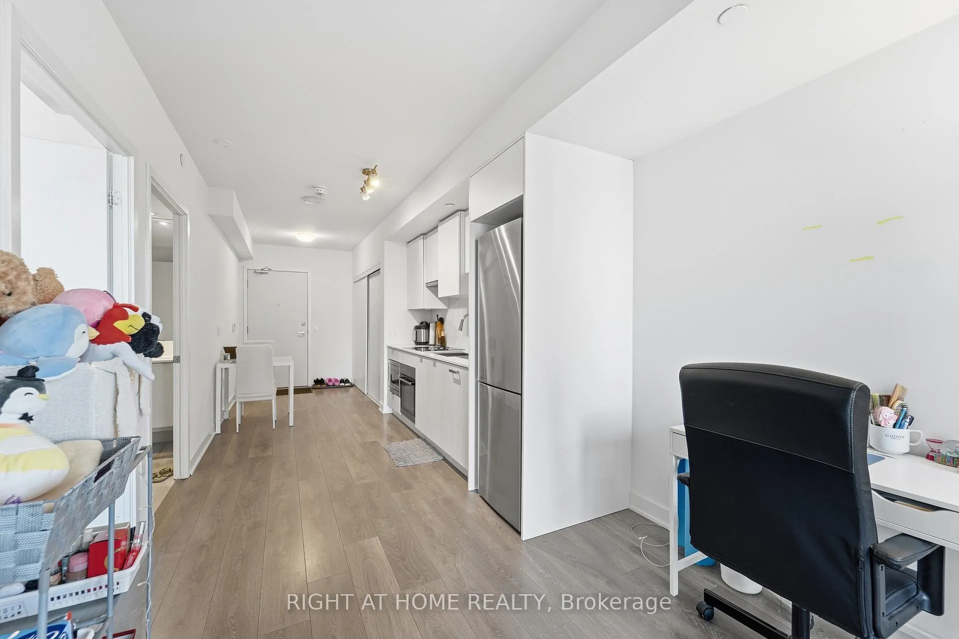 Photo 7 of Unit 2112 Nt, 99 Broadway Avenue, Toronto, Mount Pleasant West — HOMEH