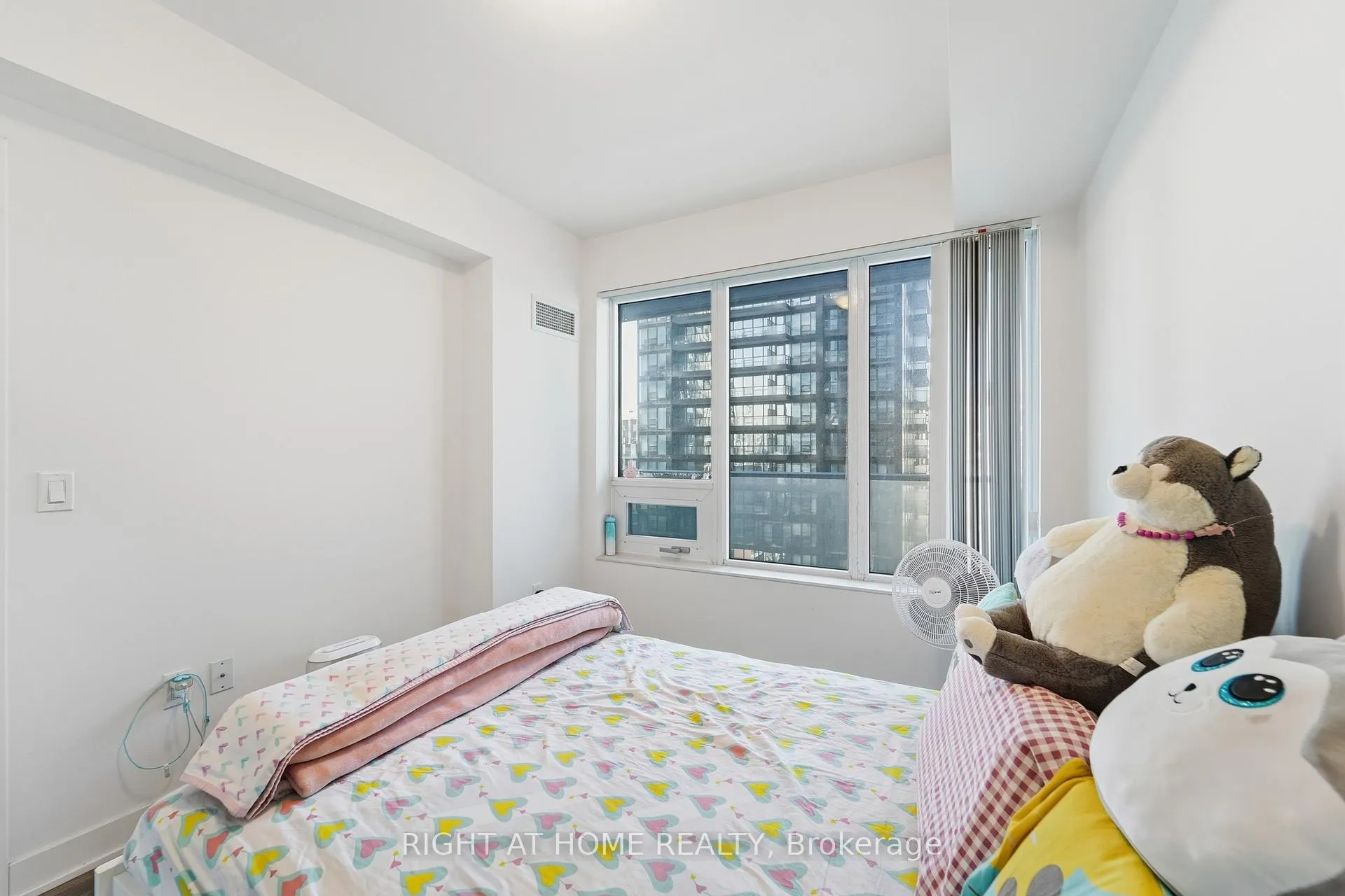 Photo 12 of Unit 2112 Nt, 99 Broadway Avenue, Toronto, Mount Pleasant West — HOMEH