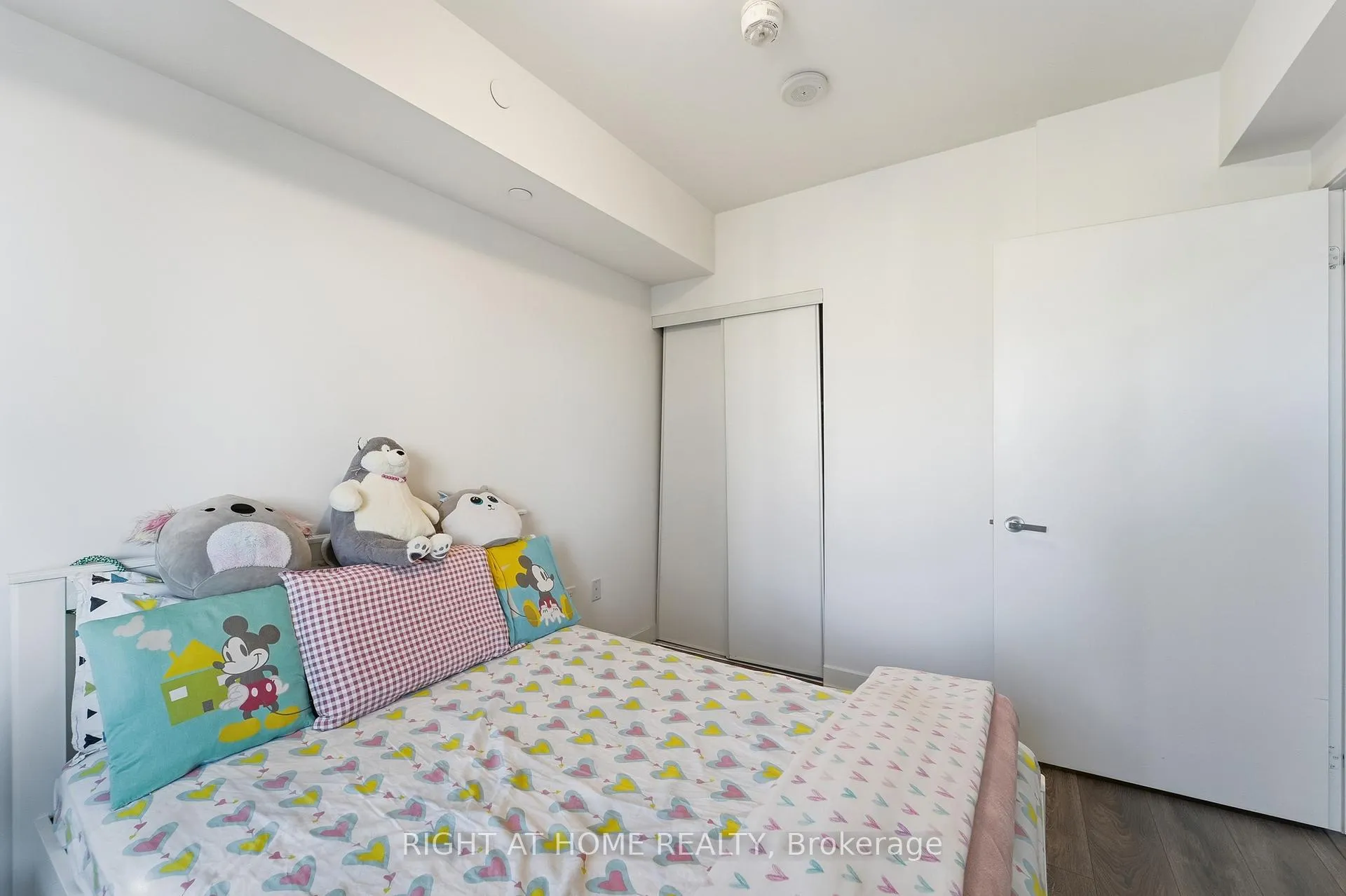 Photo 13 of Unit 2112 Nt, 99 Broadway Avenue, Toronto, Mount Pleasant West — HOMEH