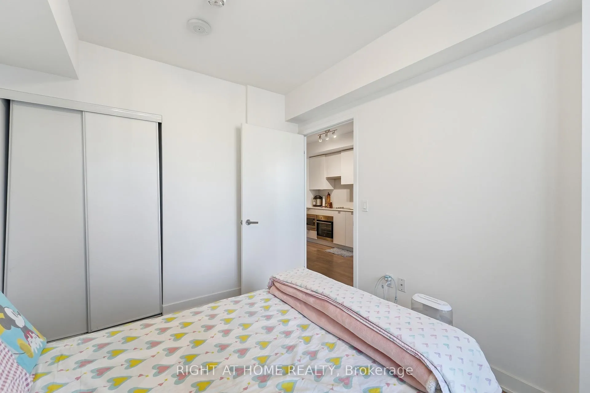 Photo 14 of Unit 2112 Nt, 99 Broadway Avenue, Toronto, Mount Pleasant West — HOMEH