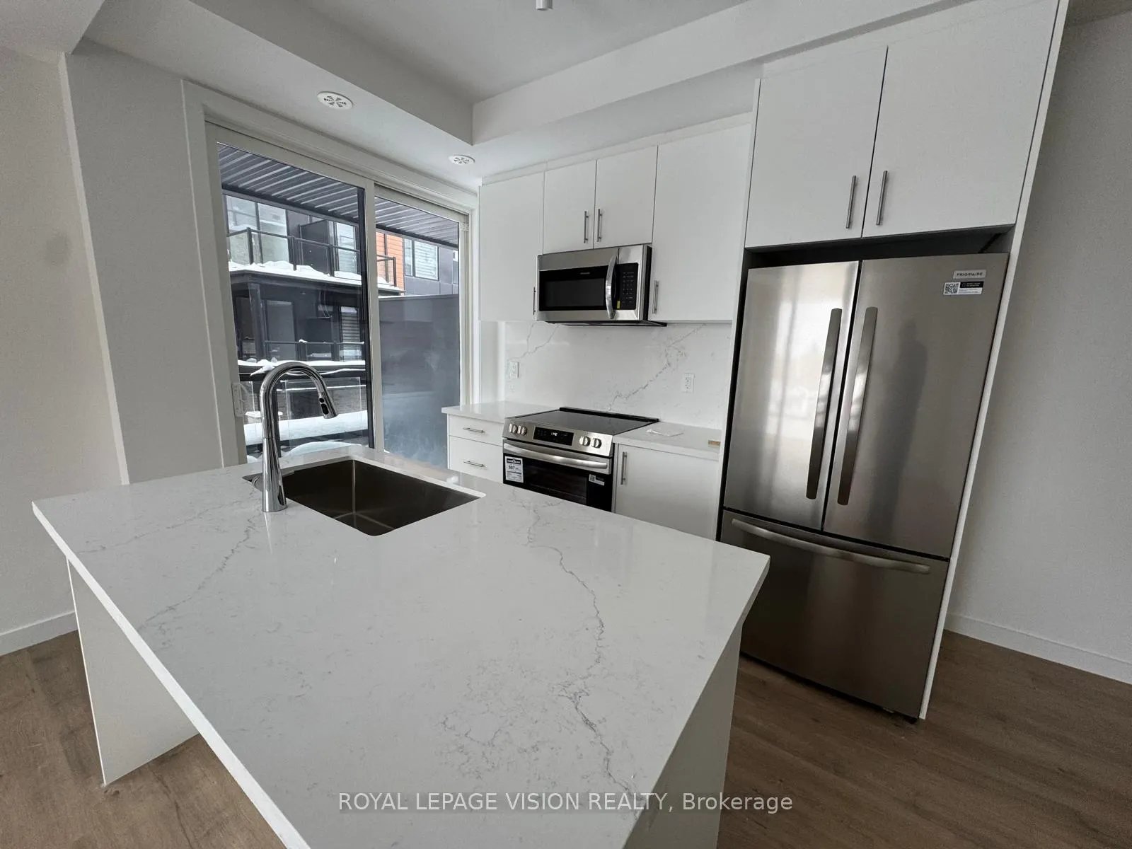 Photo 2 of Unit 18, 113 Marydale Avenue, Markham, Middlefield — HOMEH