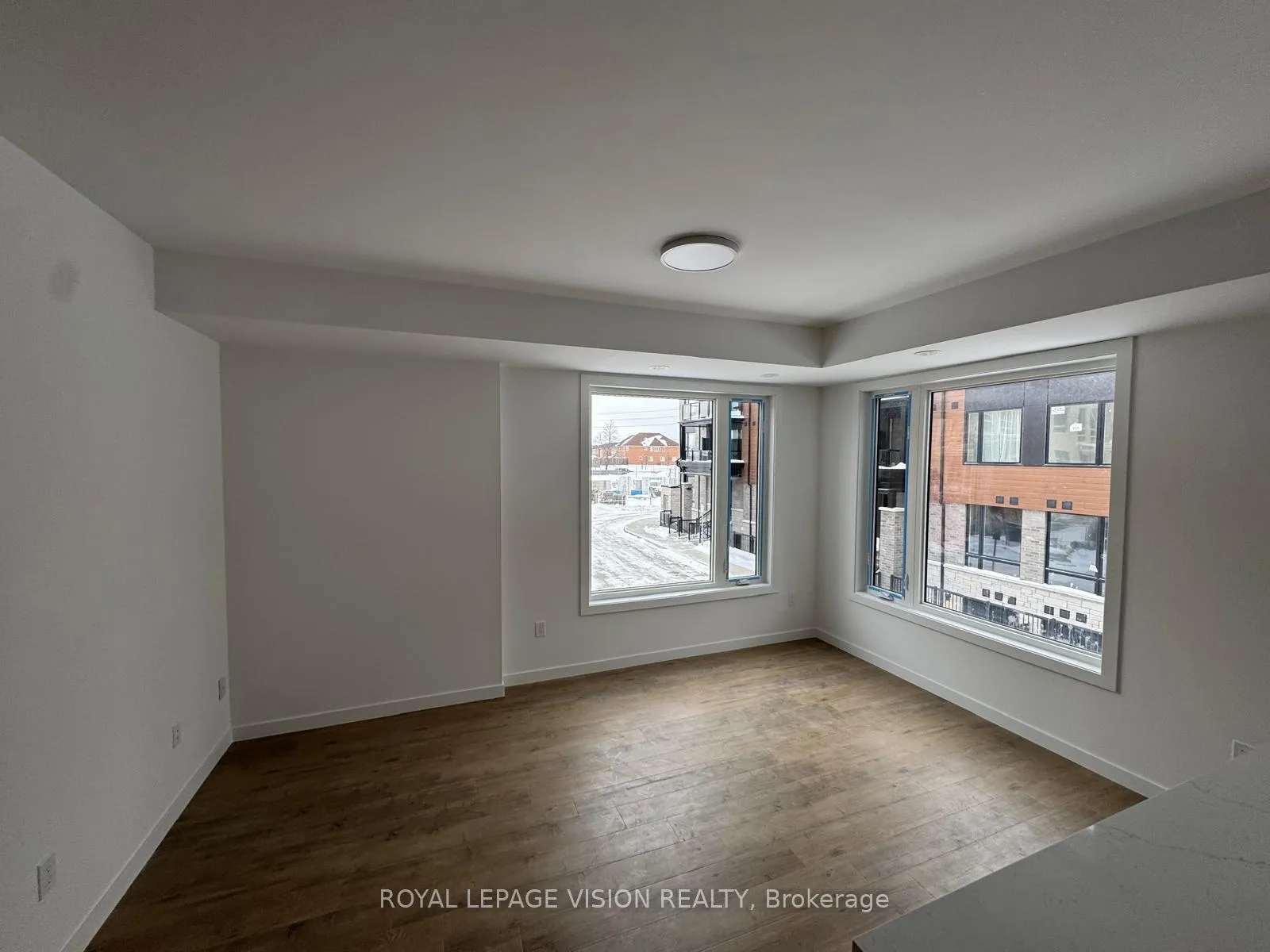 Photo 3 of Unit 18, 113 Marydale Avenue, Markham, Middlefield — HOMEH